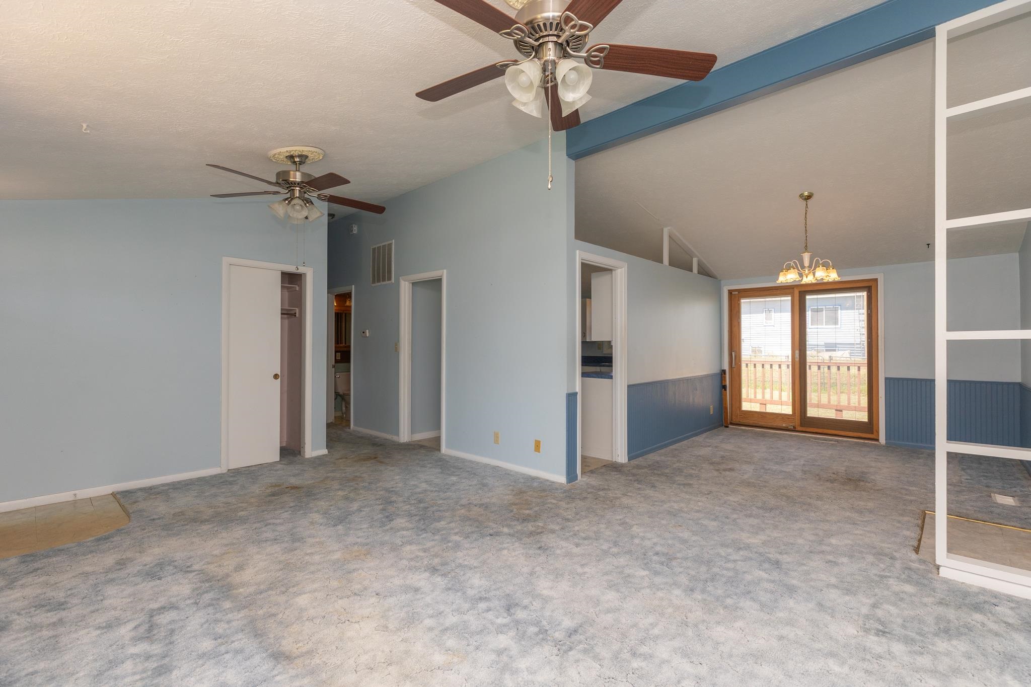 154 Hoover Ct, Salina, KS 67401