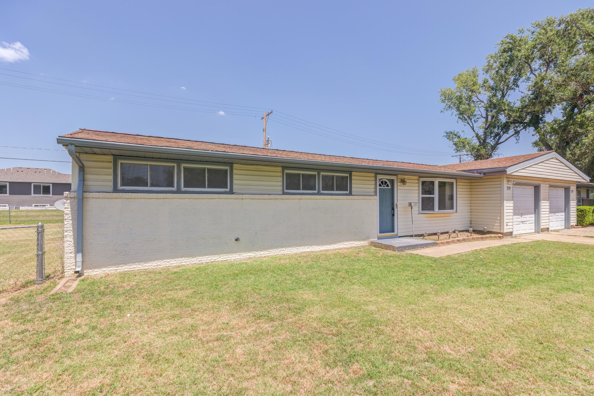 154 Hoover Ct, Salina, KS 67401
