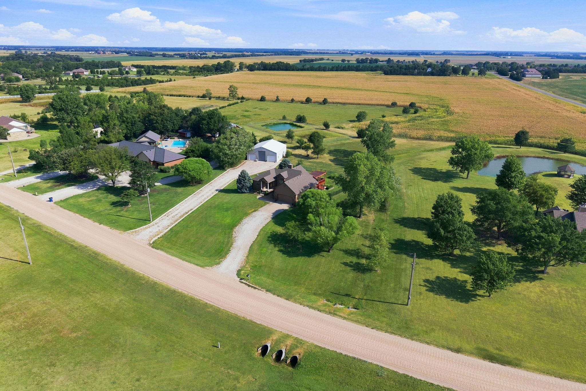 15300 Breezy Ln, Colwich, KS 67030
