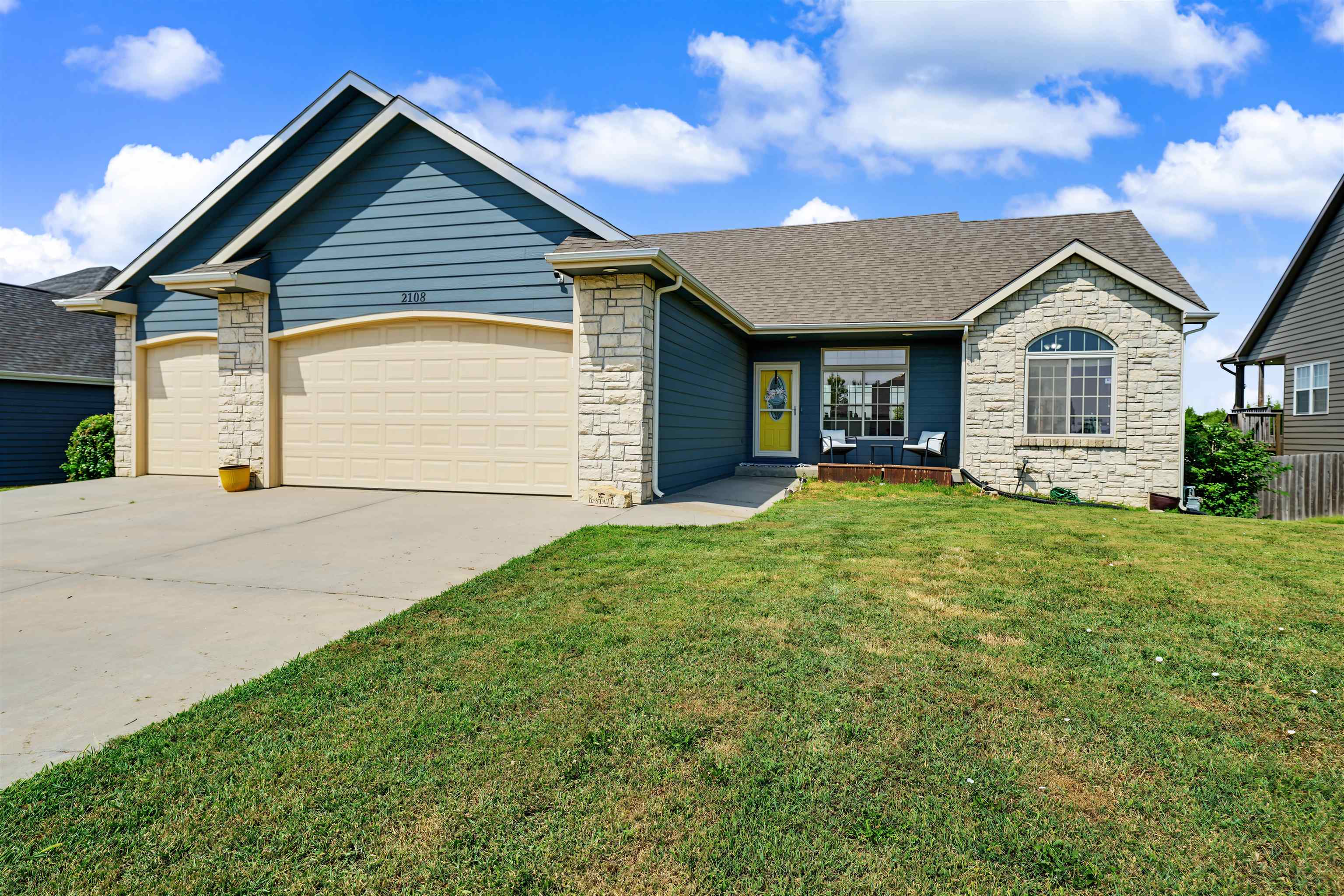 2108 Brookefield Dr, Salina, KS 67401