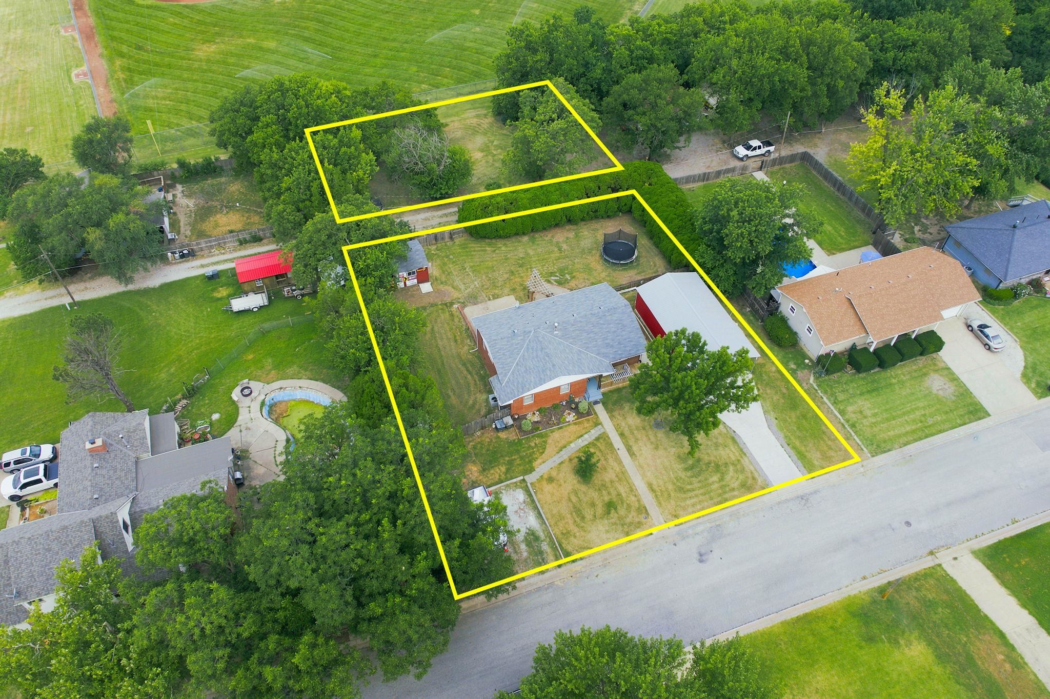 416 N Douglas, Wellington, KS 67152