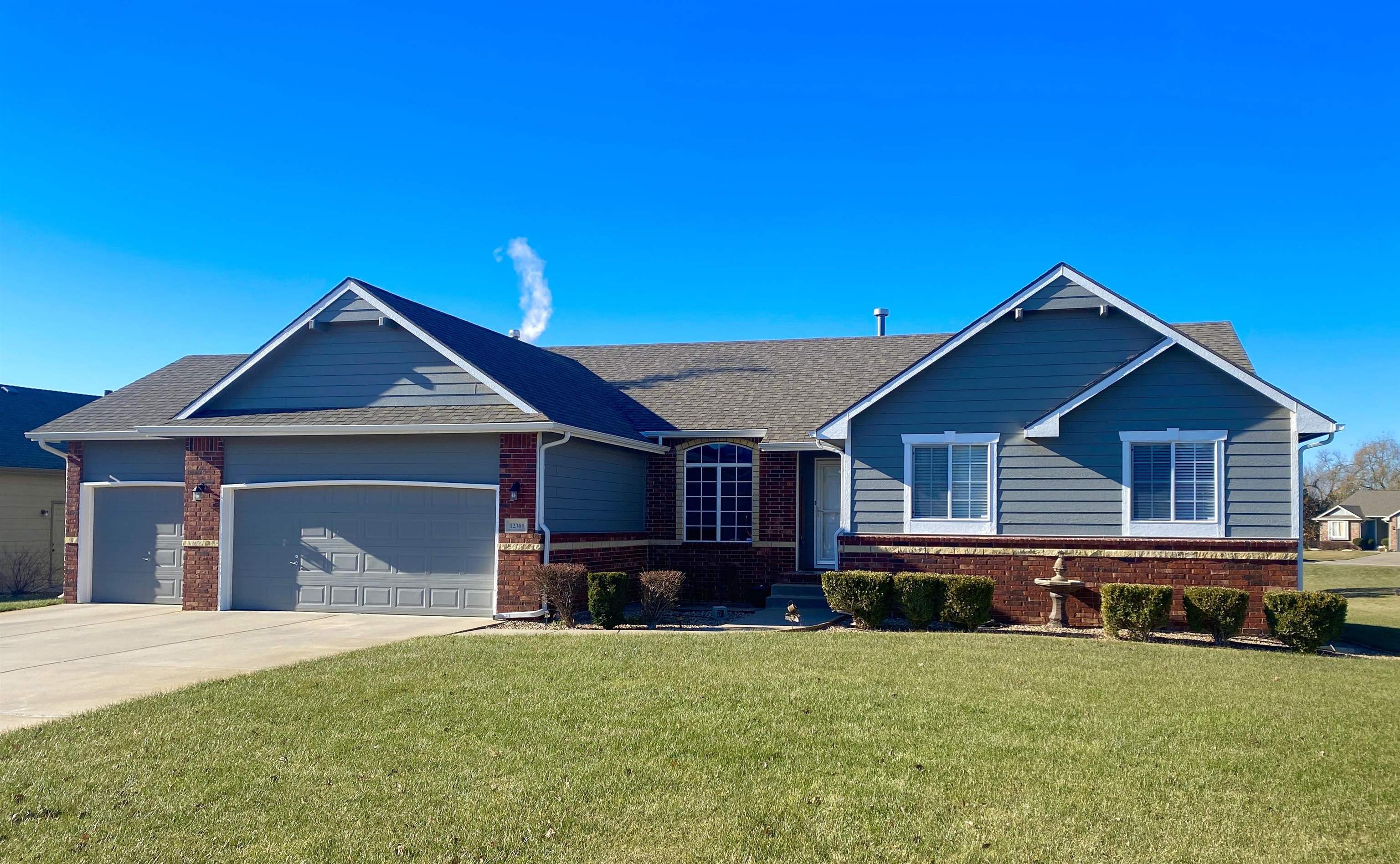 12301 E Zimmerly Ct, Wichita, KS 67207