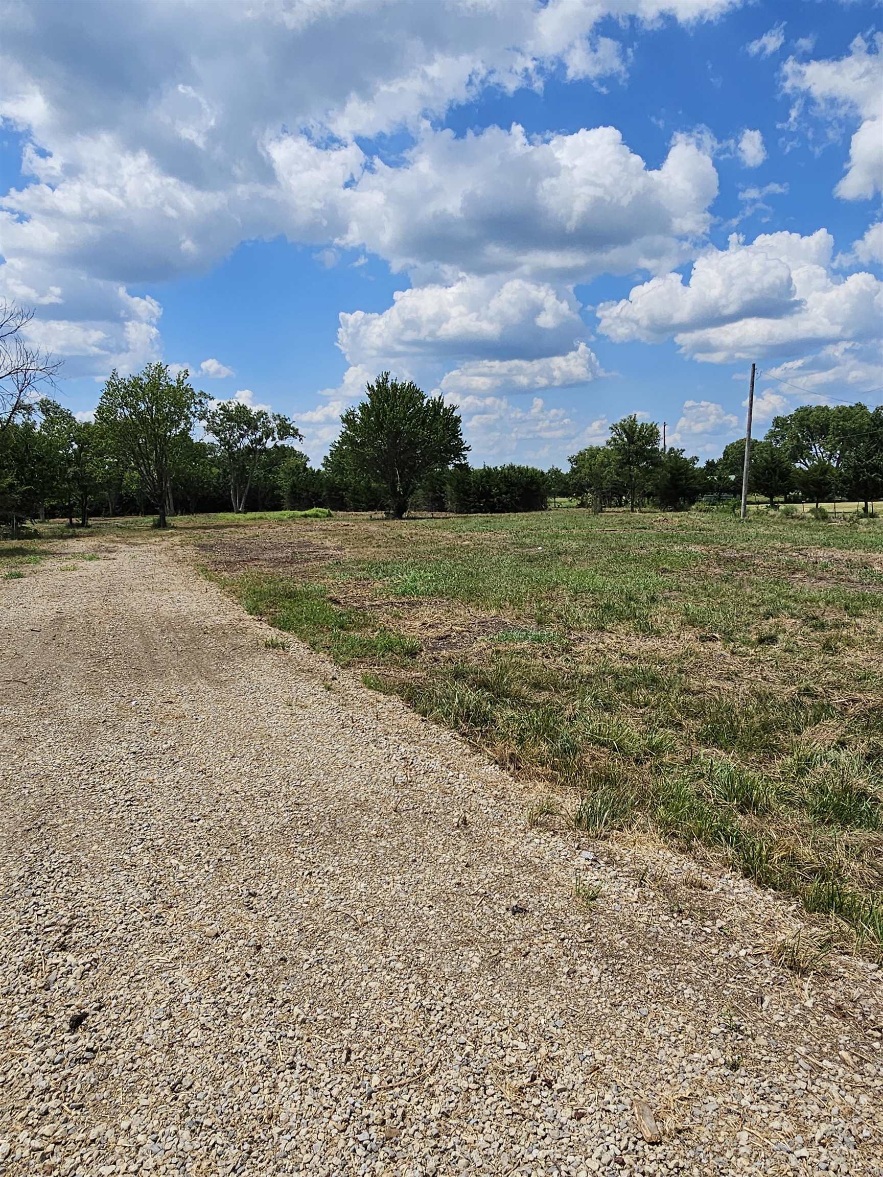 9769 SE Marks Point, Leon, KS 67074