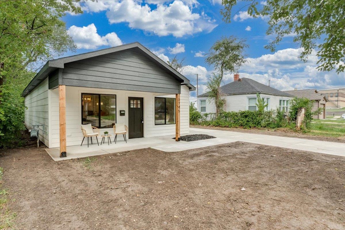 1745 N Chautauqua Ave, Wichita, KS 67214