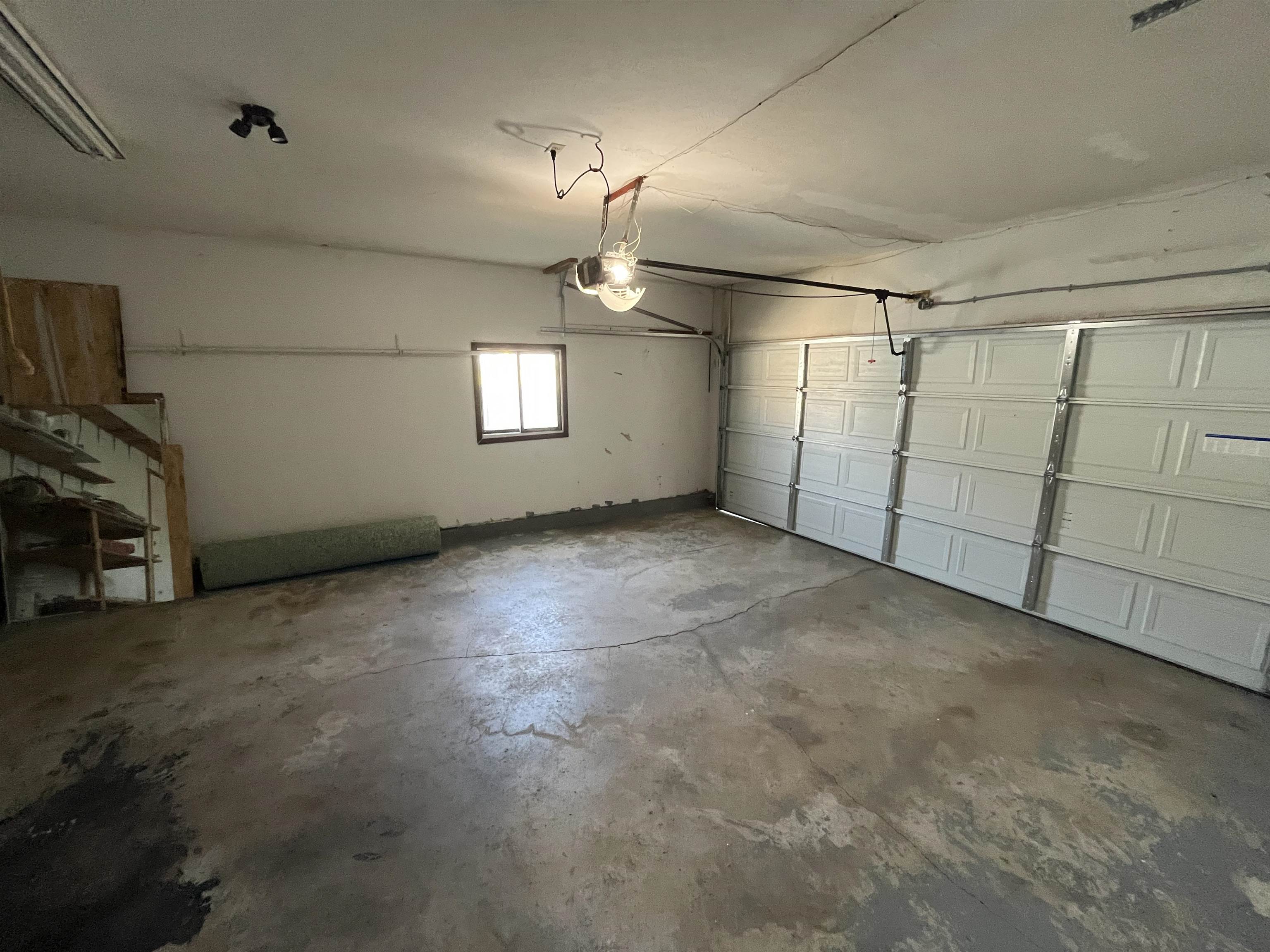 717 E Magnolia Rd, Salina, KS 67401