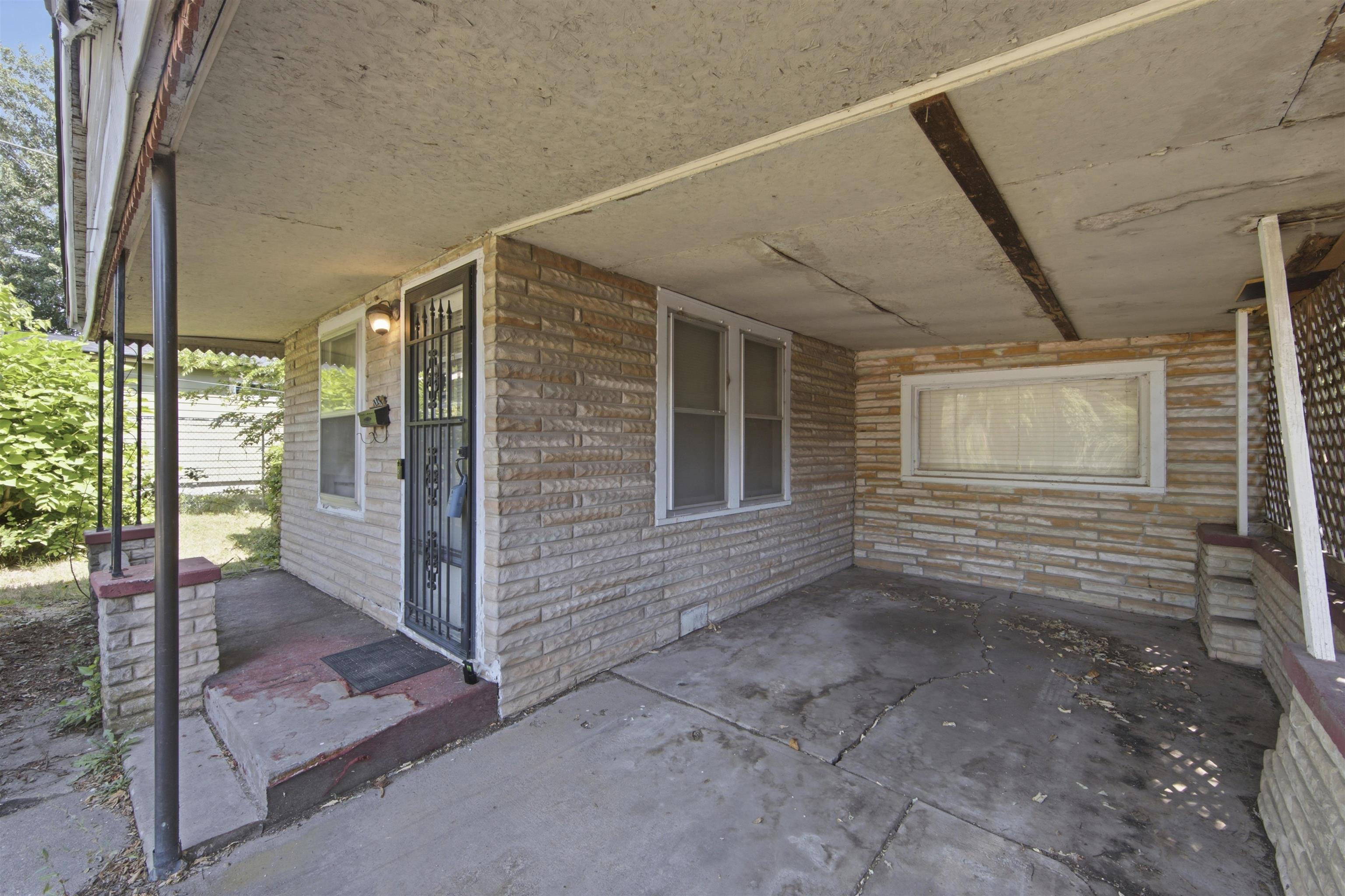 1925 W Mccormick, Wichita, KS 67213