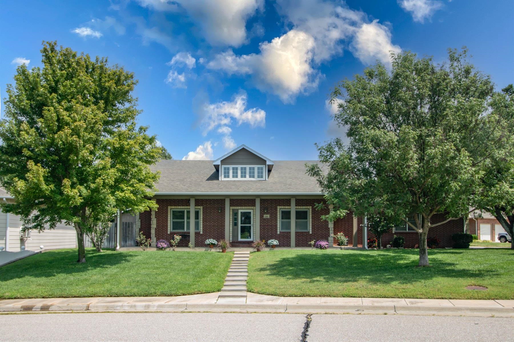 114 W Woodland Ct, Mulvane, KS 67110
