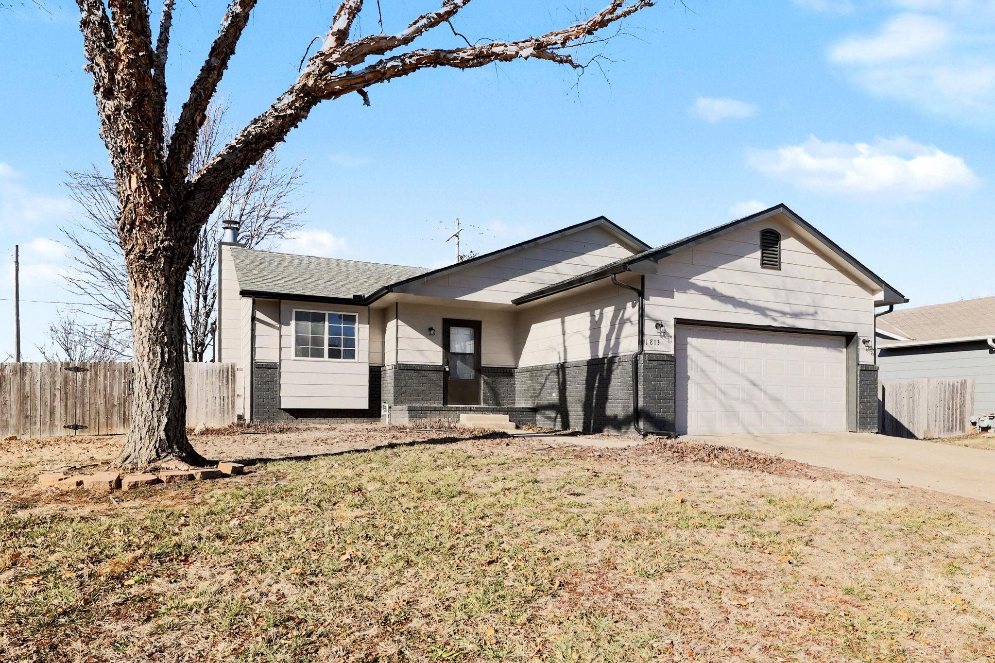 1813 N Pine Grove St, Wichita, KS 67212