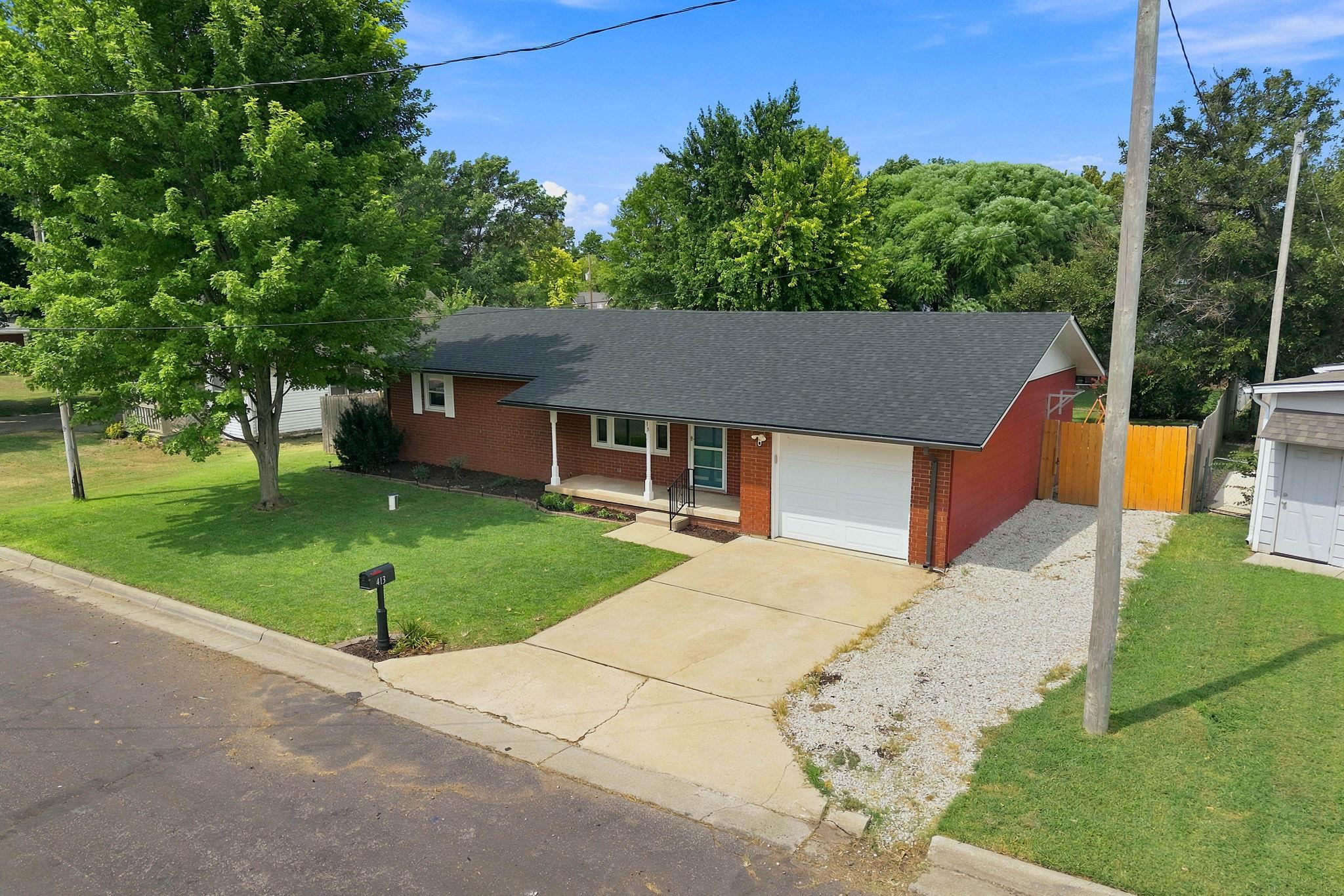 413 S 5th, Colwich, KS 67030