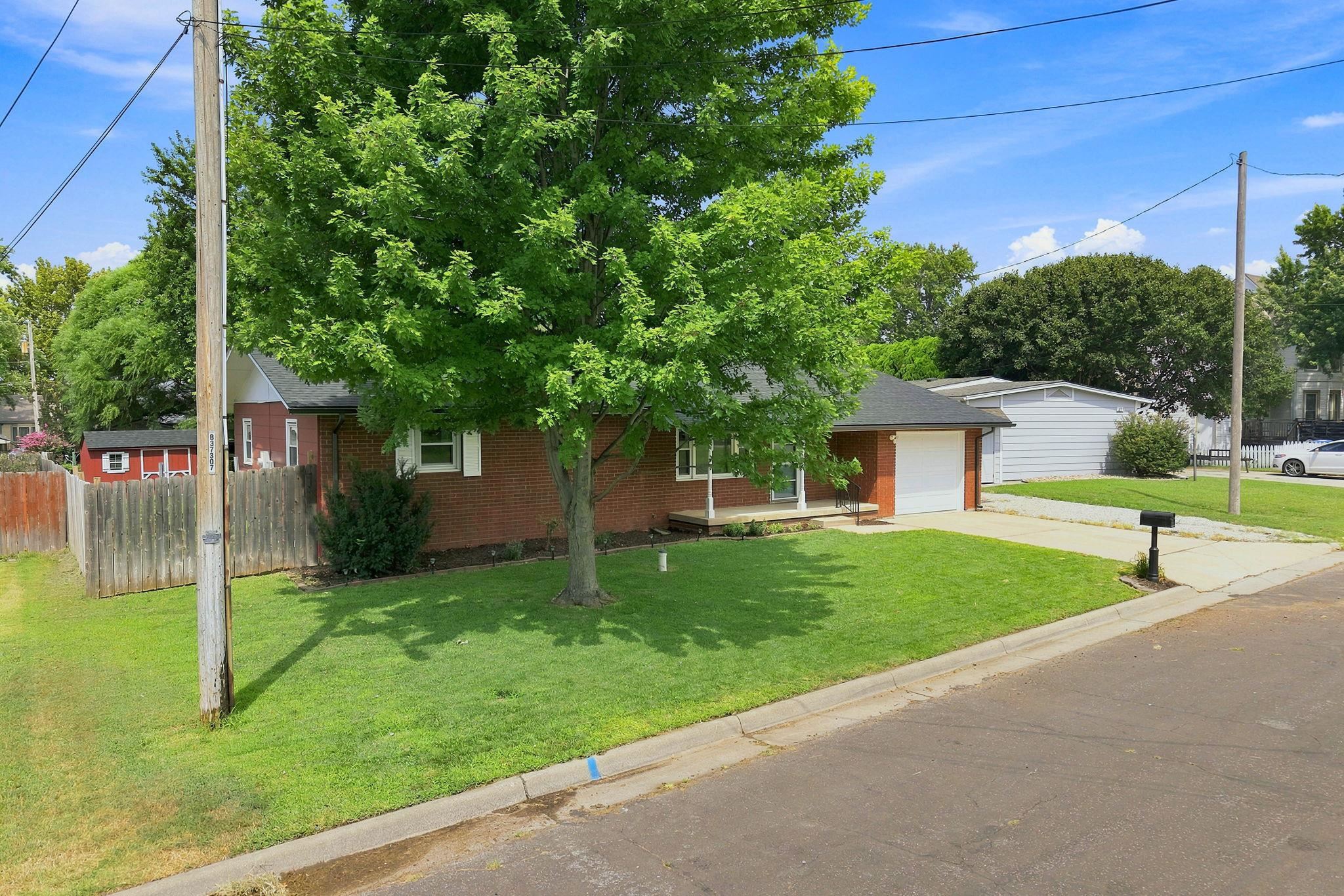413 S 5th, Colwich, KS 67030