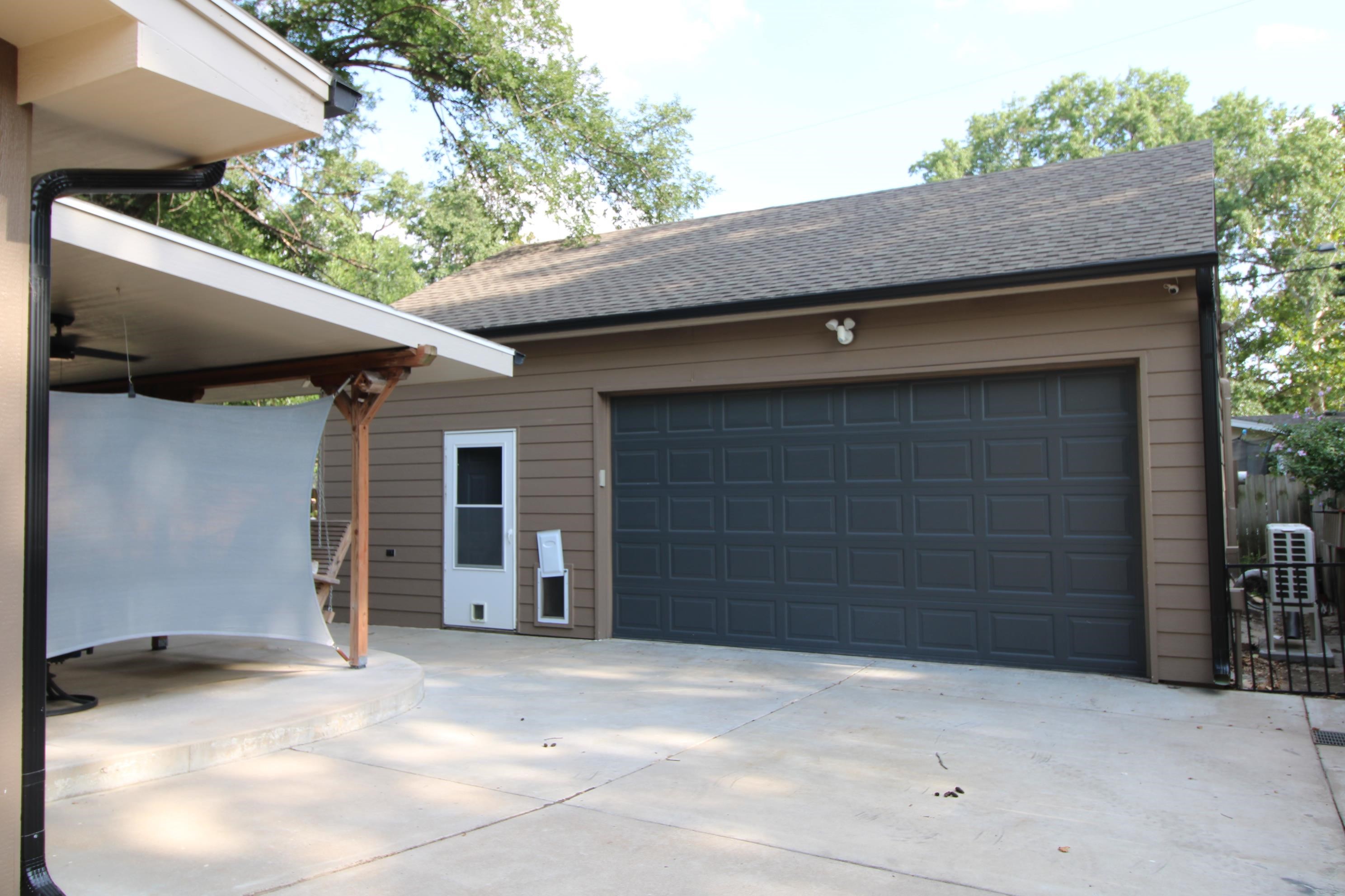 9701 W Kenny Ln, Wichita, KS 67212