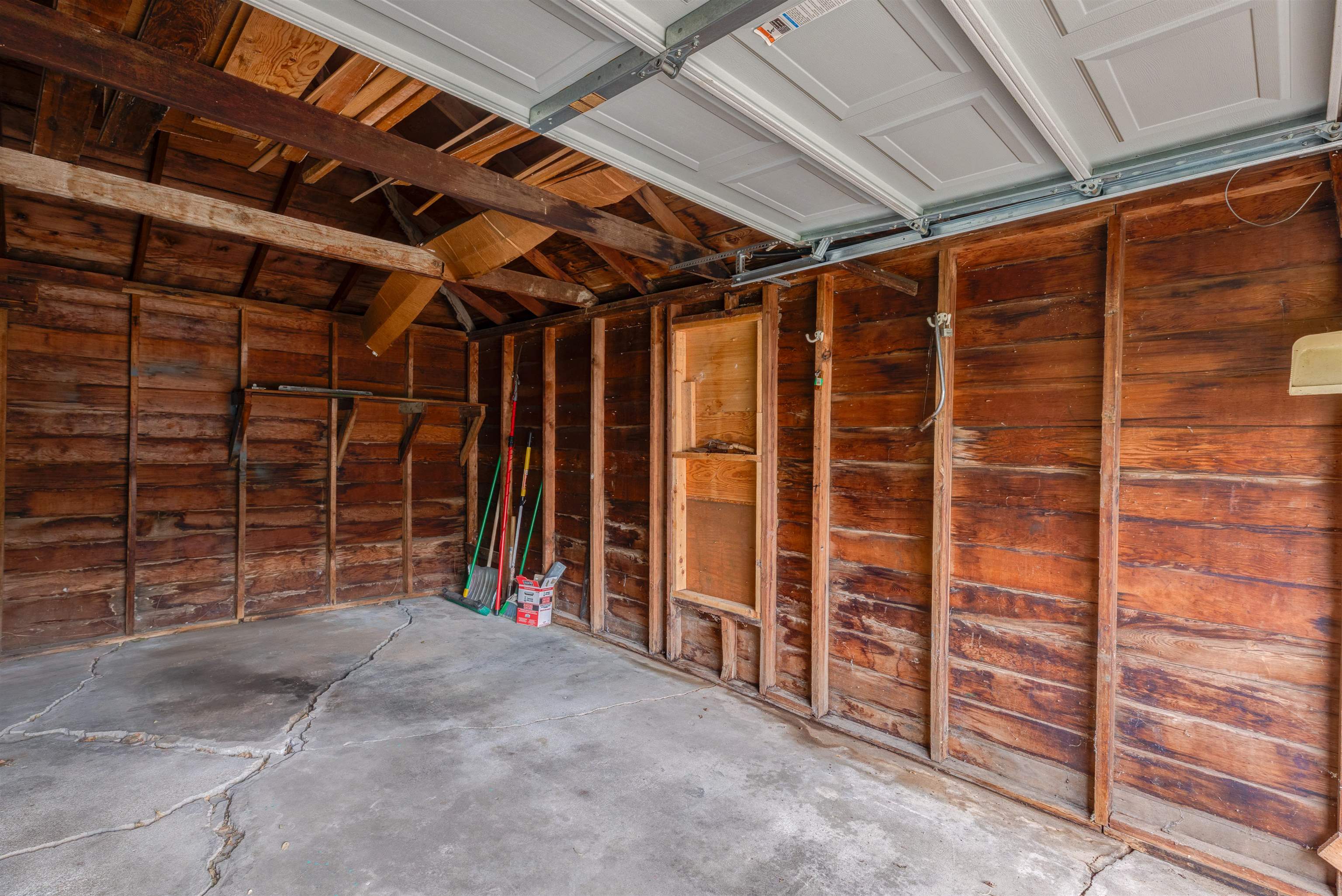 131 S 12th St, Salina, KS 67401