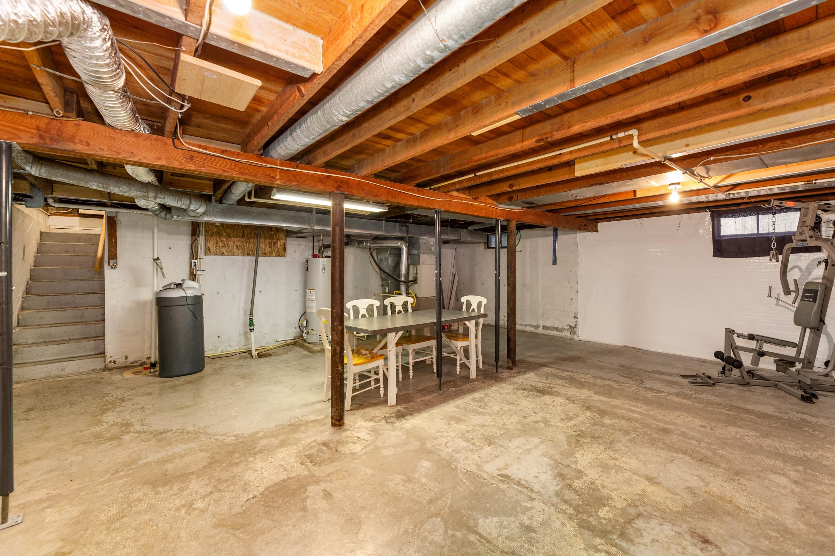 505 Sweezy, Halstead, KS 67056
