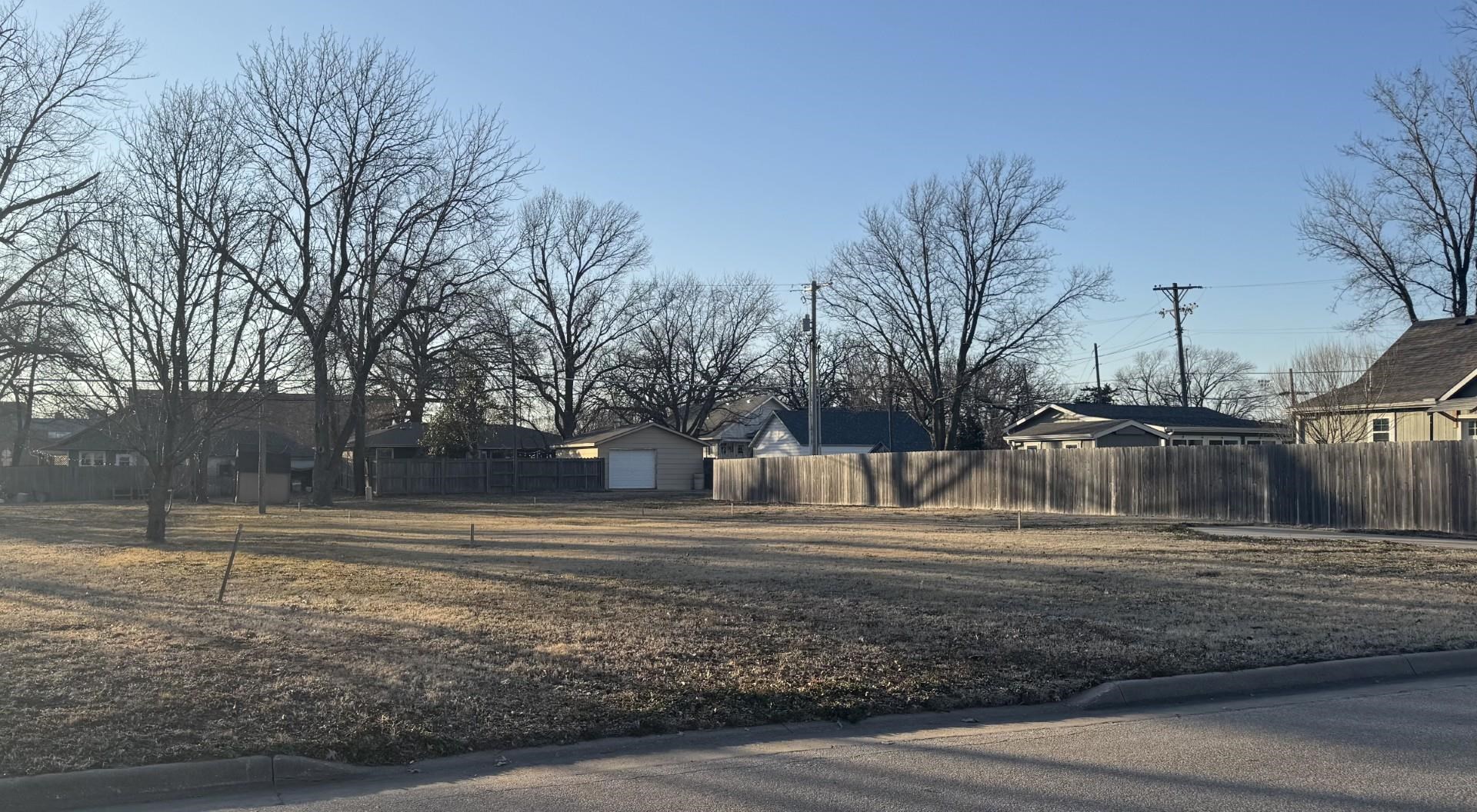 923 N Lincoln St, Belle Plaine, KS 67013