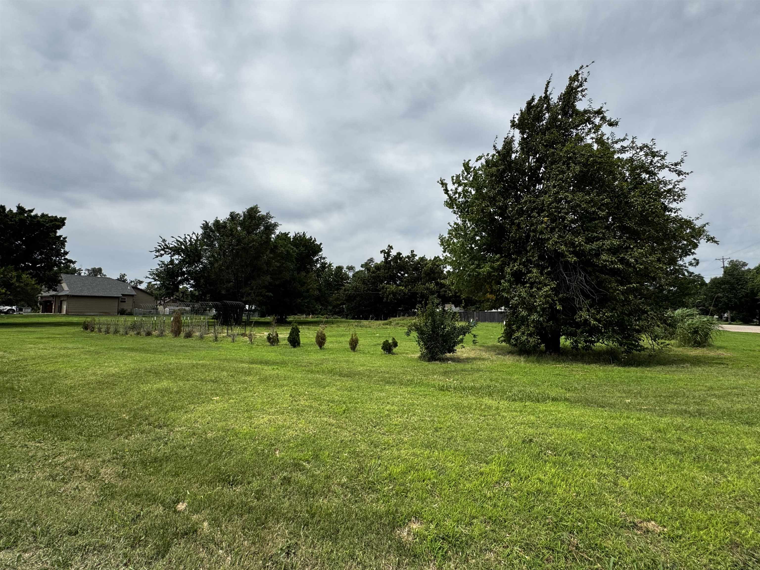 00000 E 2nd St, Halstead, KS 67056