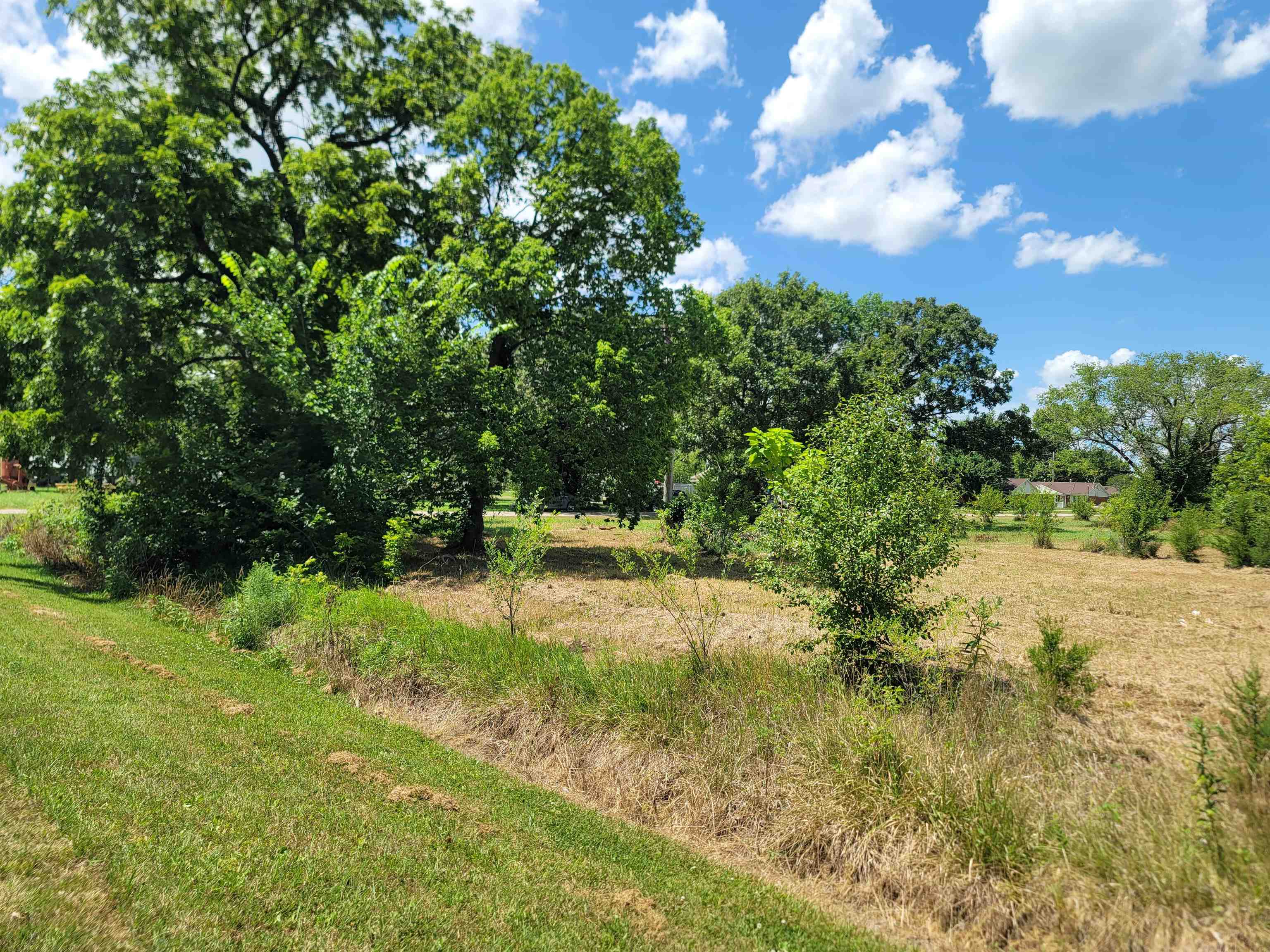 00000 E 7th, Florence, KS 66851