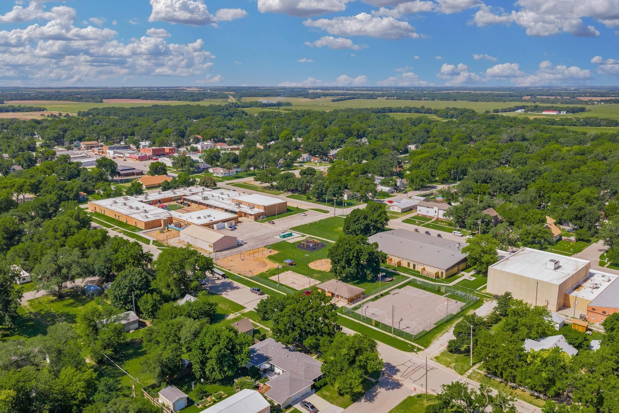 816 N Lincoln, Belle Plaine, KS 67013