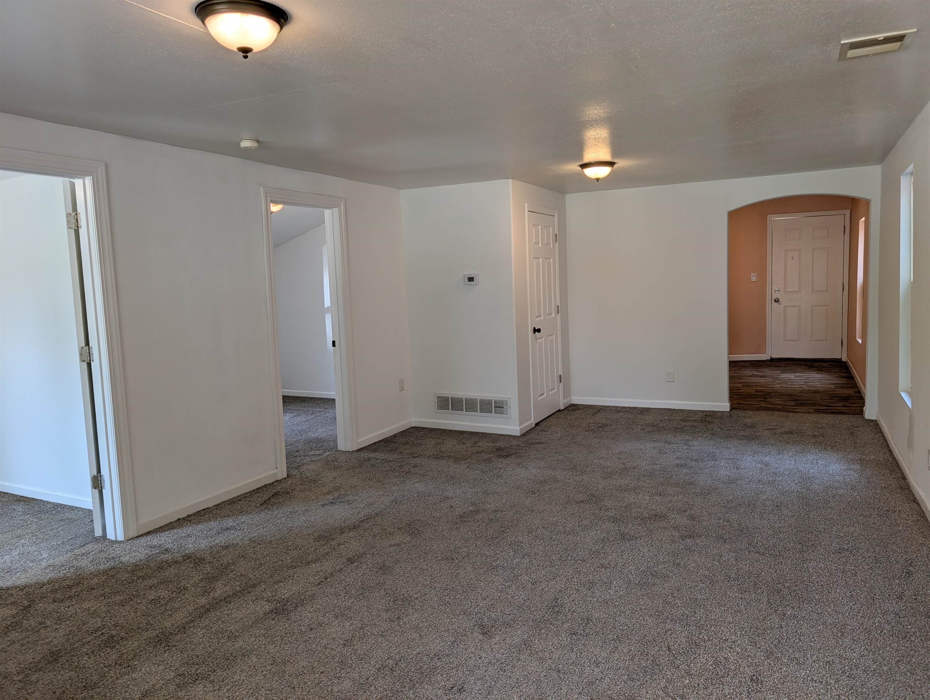 502 E 10th, Newton, KS 67114