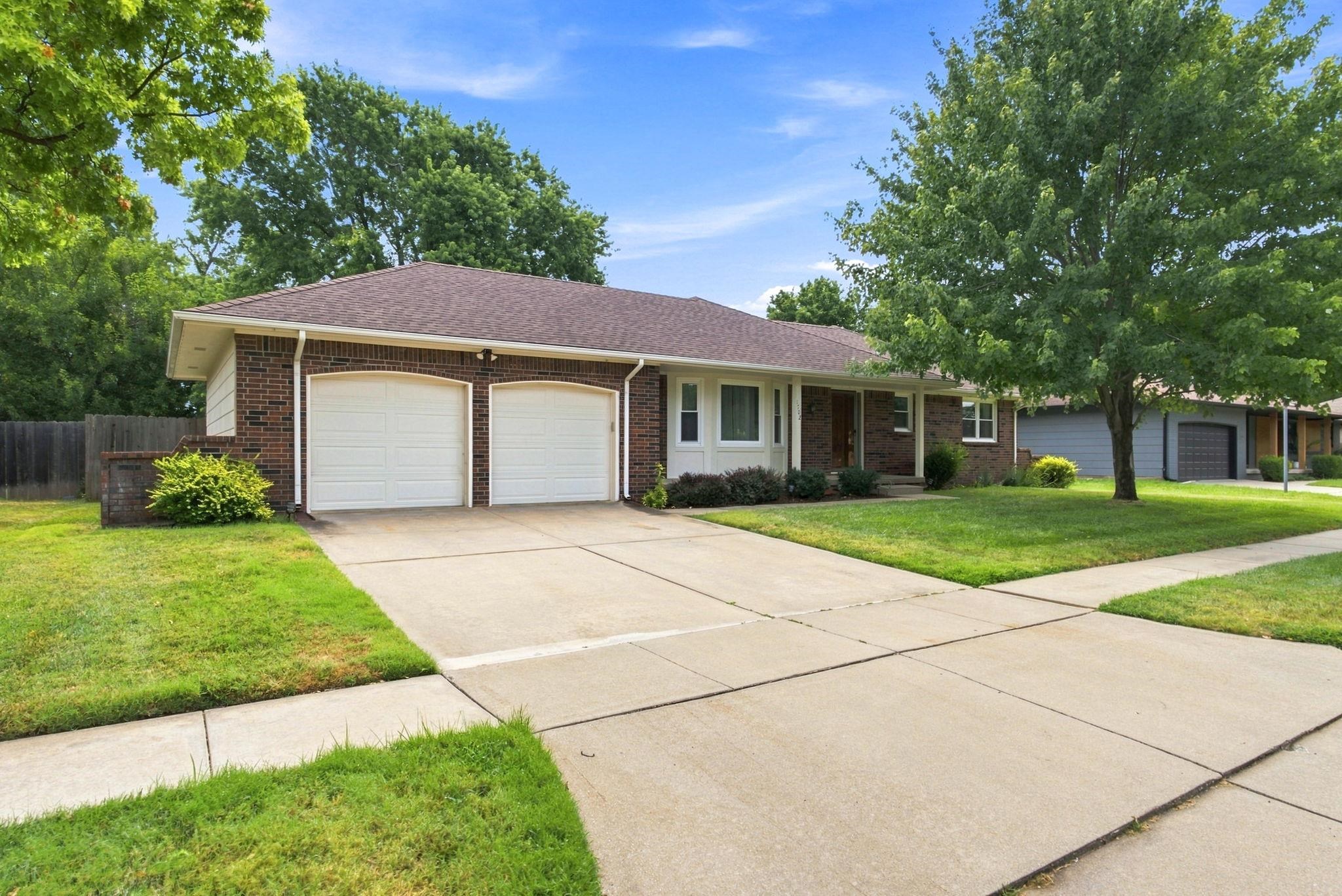 1702 N Lark St, Wichita, KS 67212