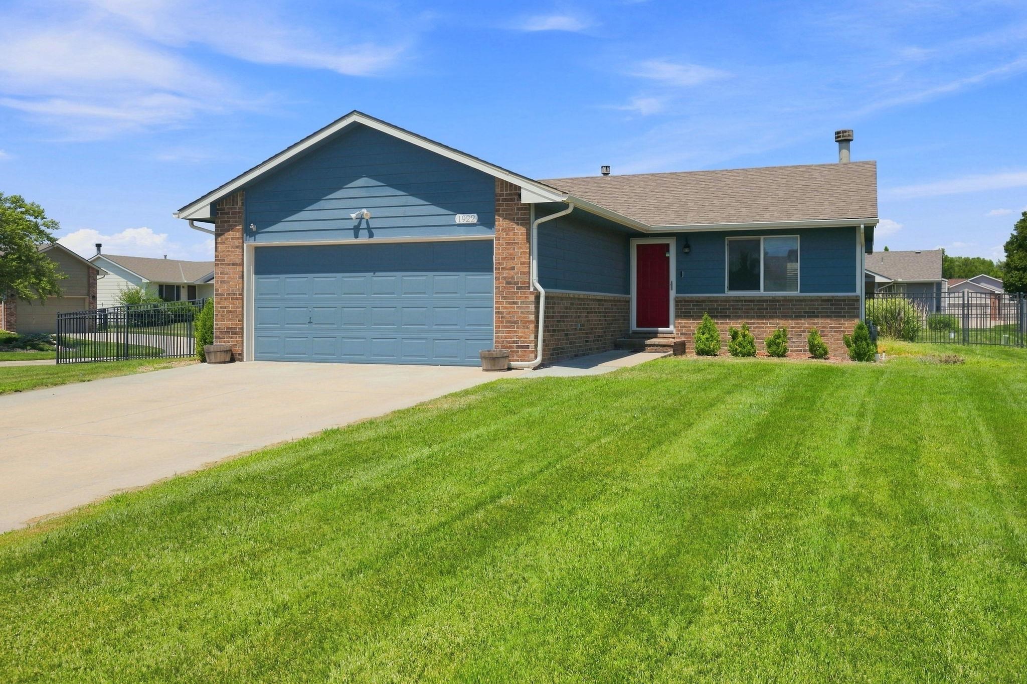 1922 N Nickelton Ct, Wichita, KS 67235