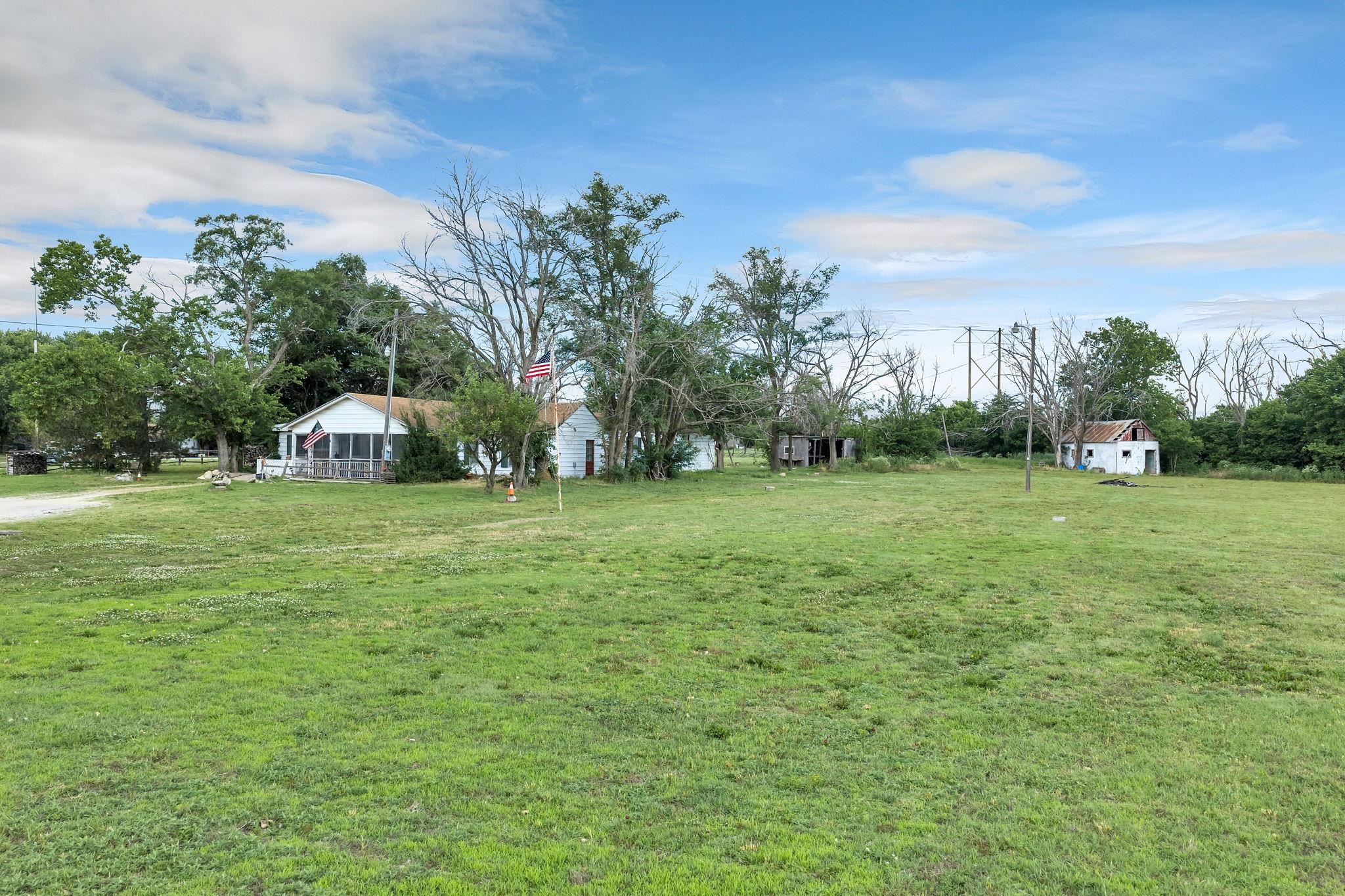 1332 N Hwy 15, Mulvane, KS 67110