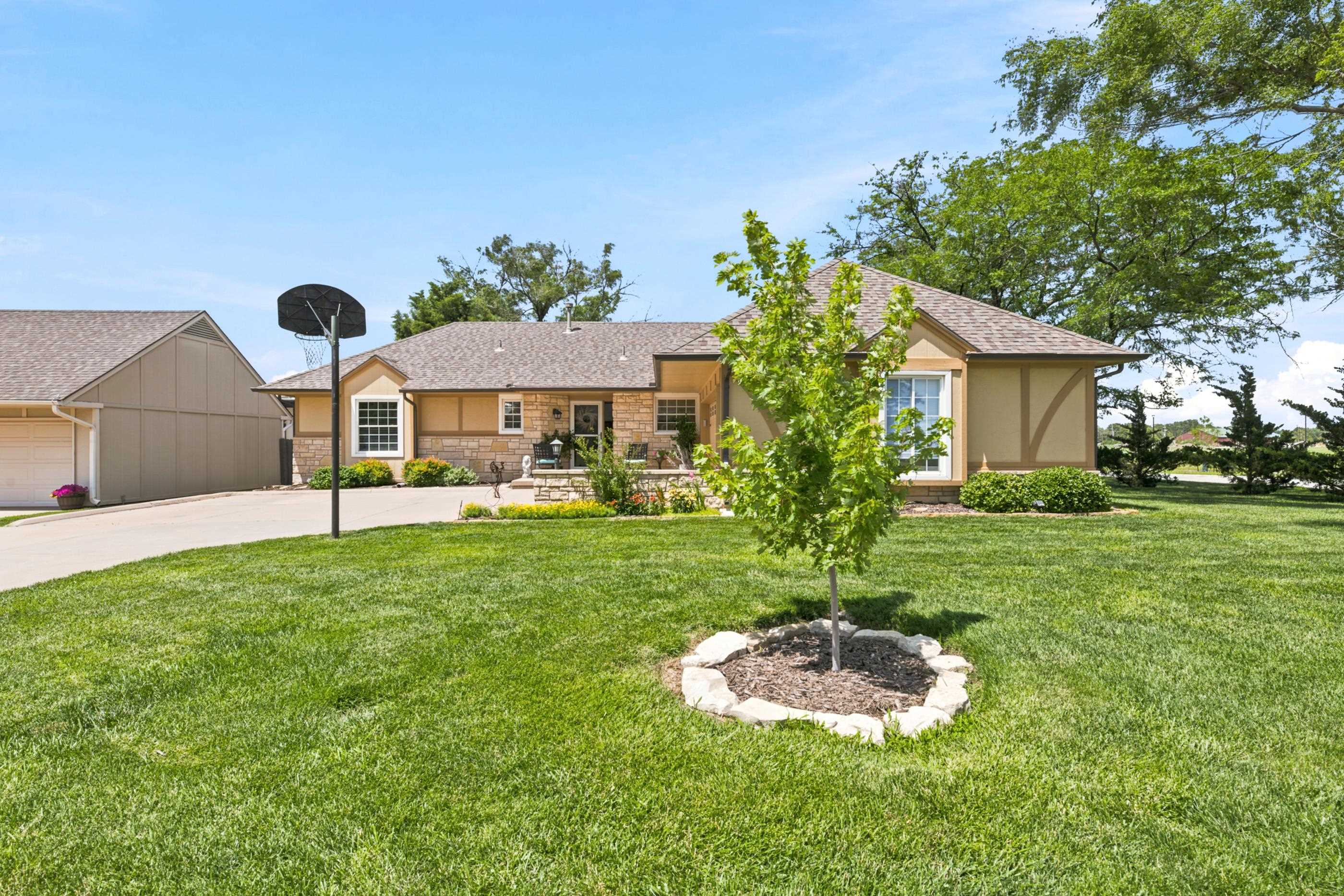 1820 E Beaumont St, Park City, KS 67219