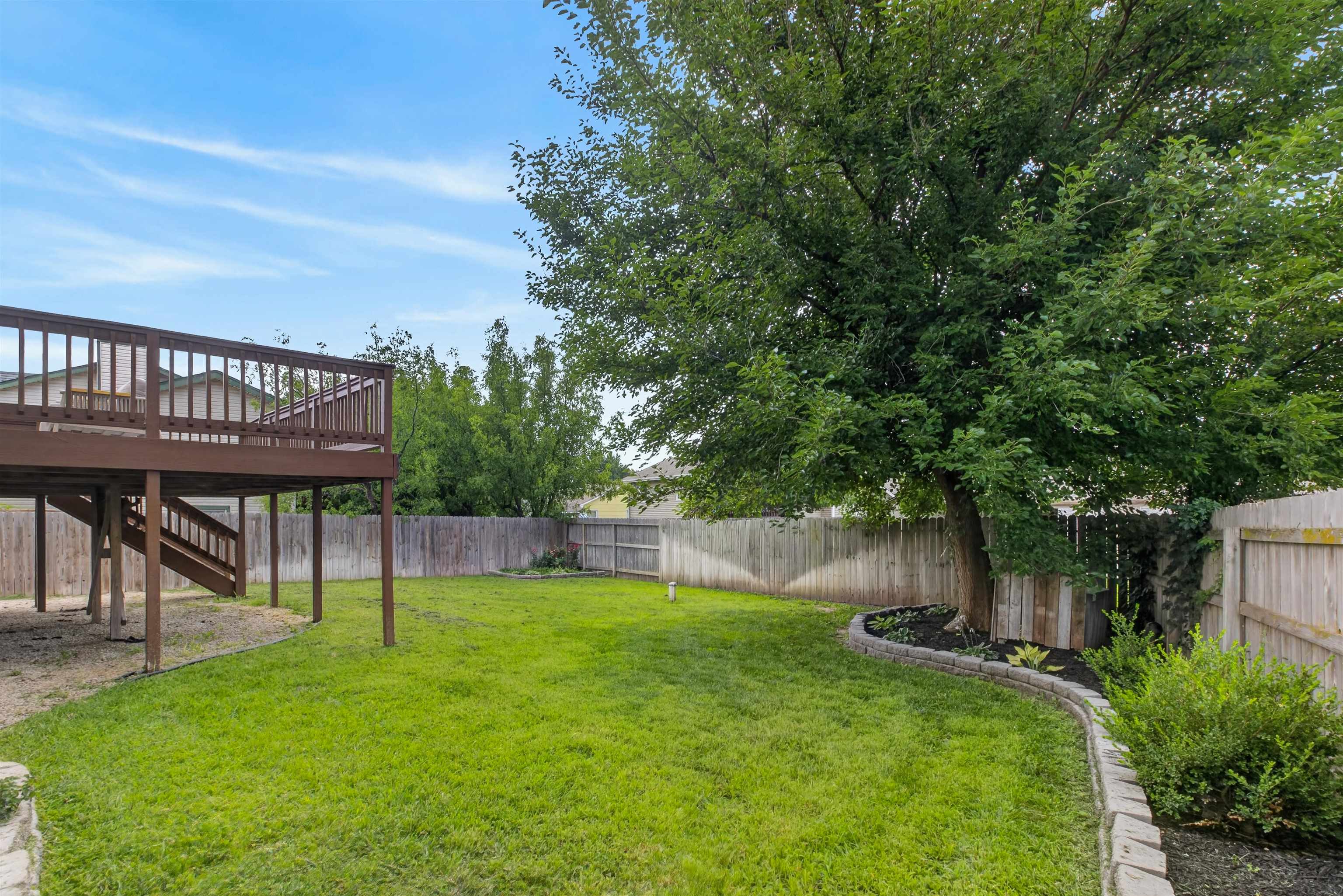 5430 S Stoneborough Ct, Wichita, KS 67217