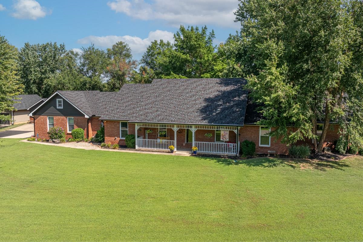 2104 Cedarcrest Ct, Arkansas City, KS 67005