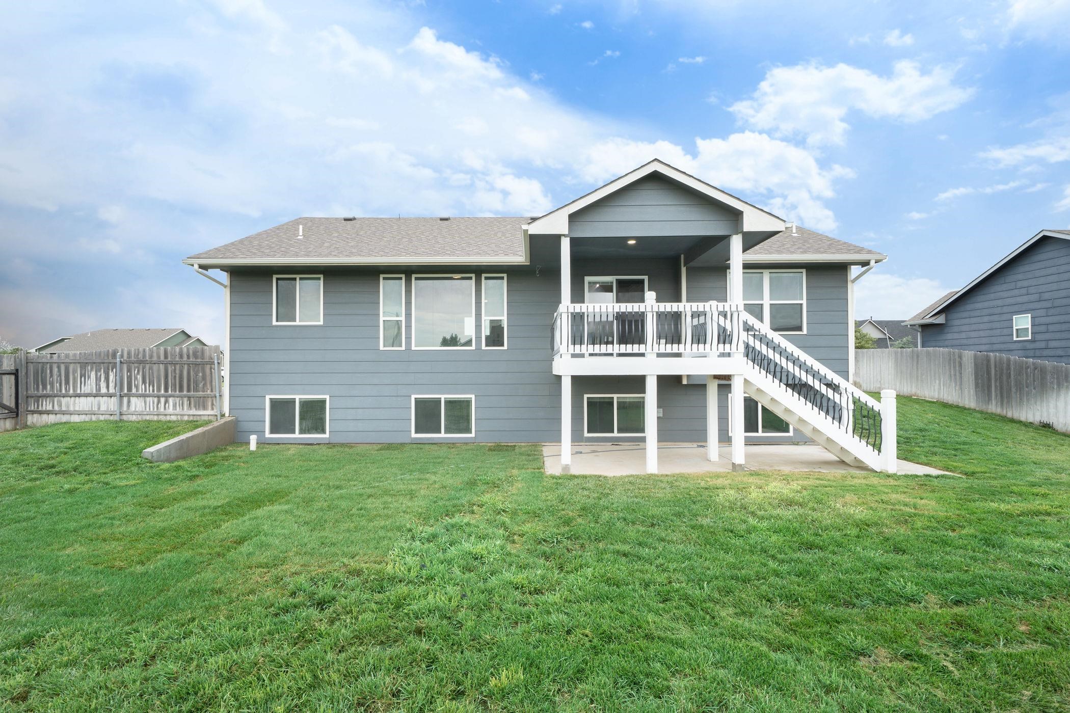 902 N St Andrew Ct, Goddard, KS 67052
