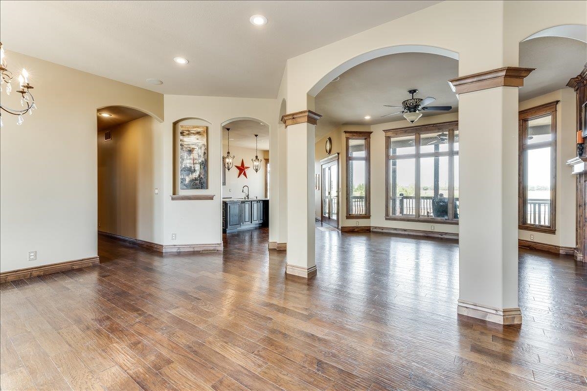 605 Wickersham Dr, Mcpherson, KS 67460