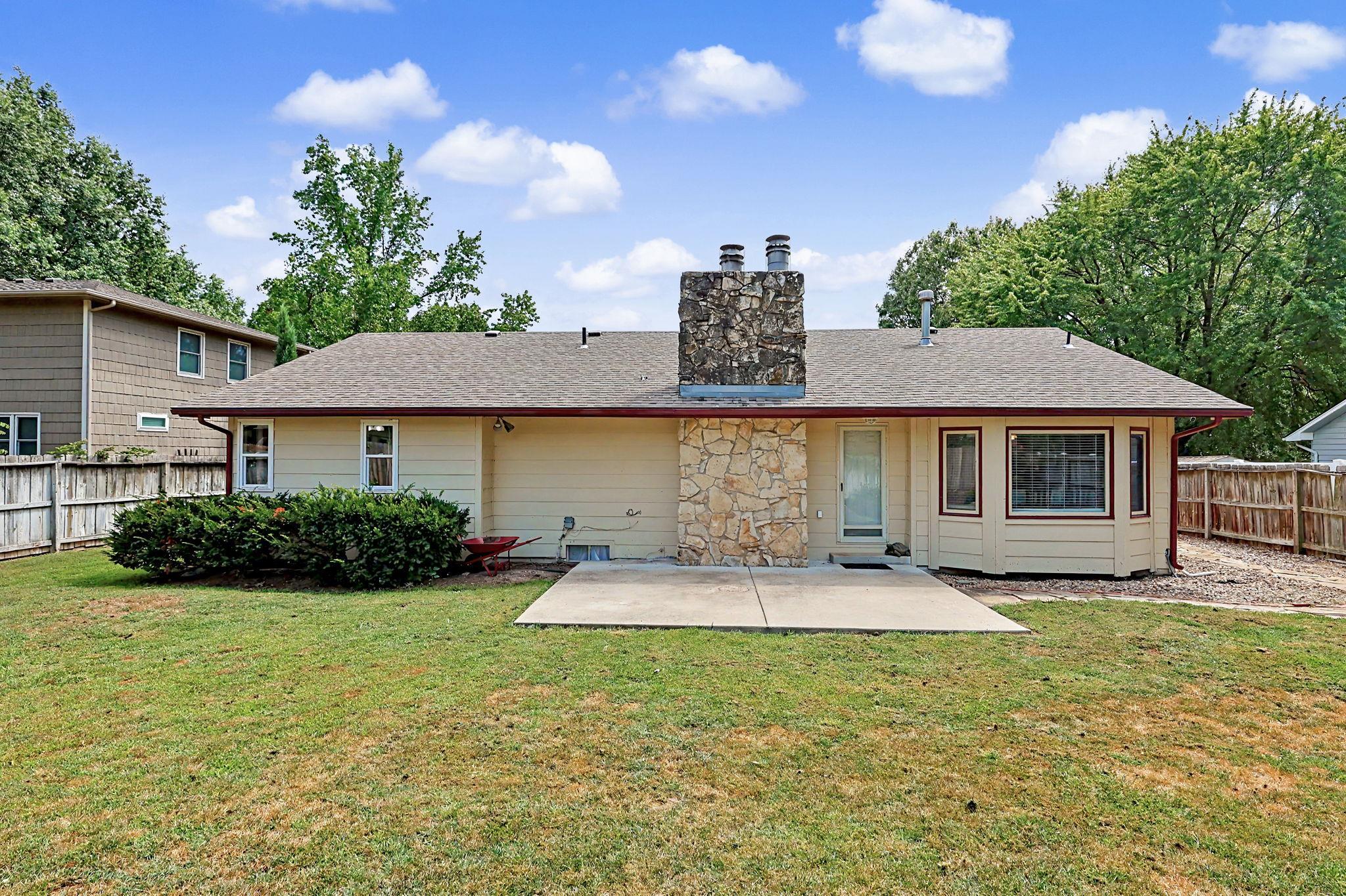 1224 N Armstrong Ct, Derby, KS 67037