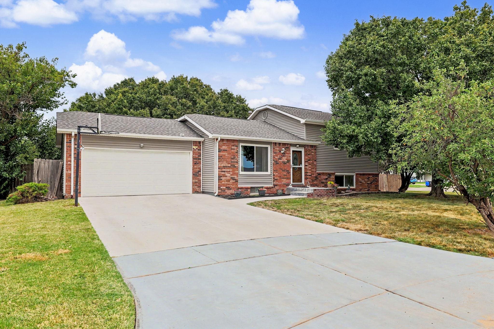 3227 N Longfellow Ct, Wichita, KS 67226