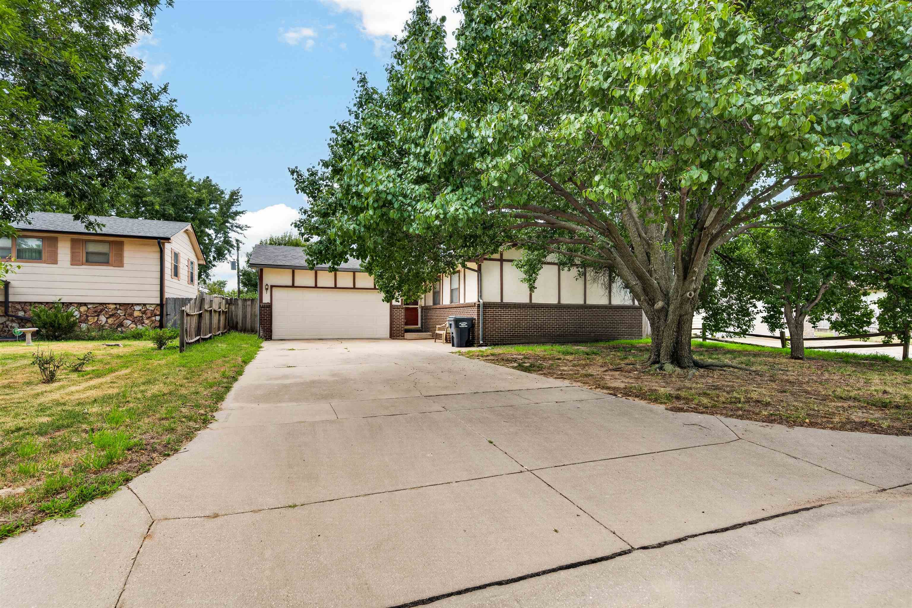 3933 W 32nd St S, Wichita, KS 67217