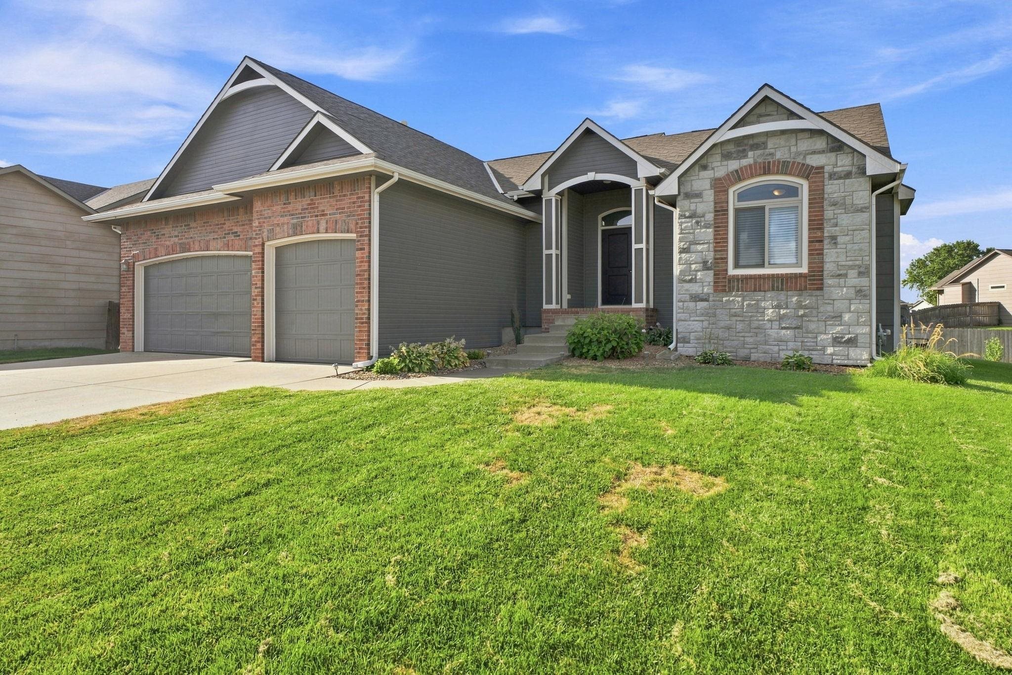 11007 W Hampton Lakes St, Maize, KS 67101-3780