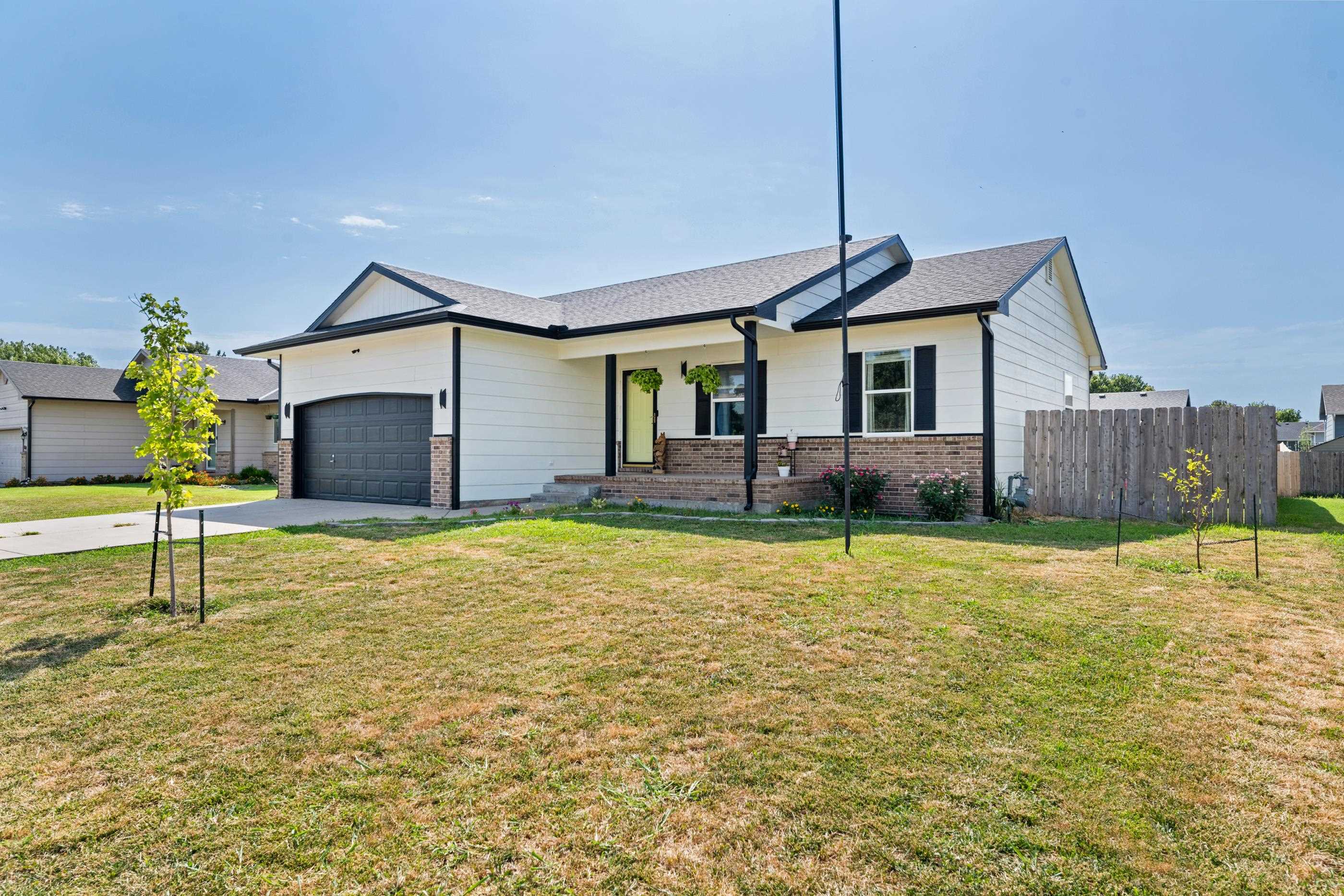 803 N Longview Ct, Valley Center, KS 67147