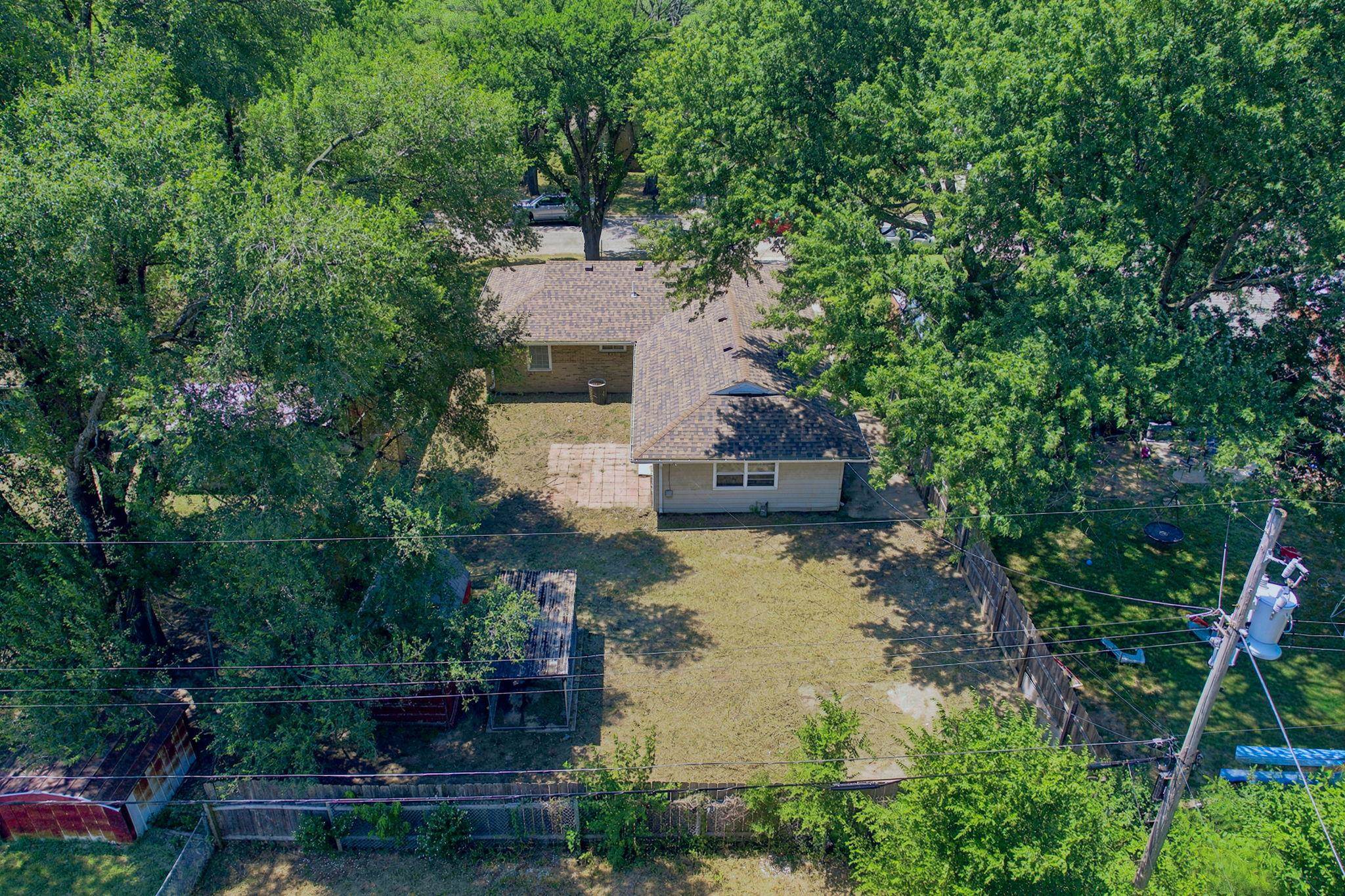 1214 N Westview Dr, Derby, KS 67037