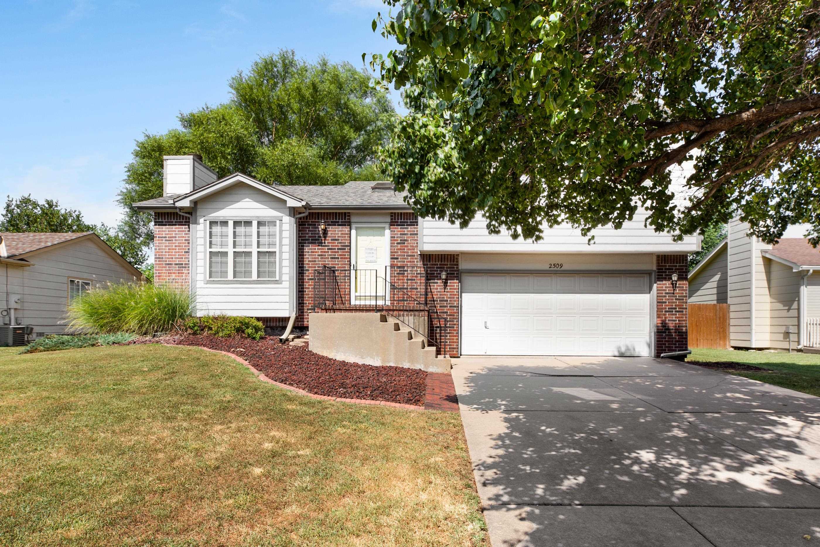 2509 N Beacon Hill St, Wichita, KS 67220