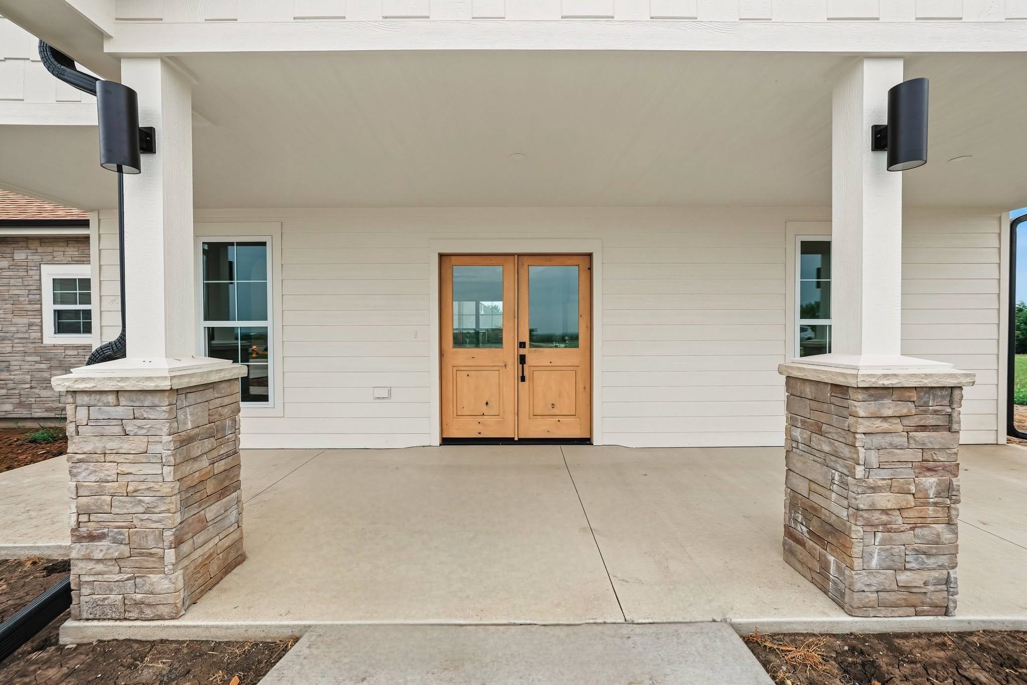 1537 Cedar Point Pl, Salina, KS 67401