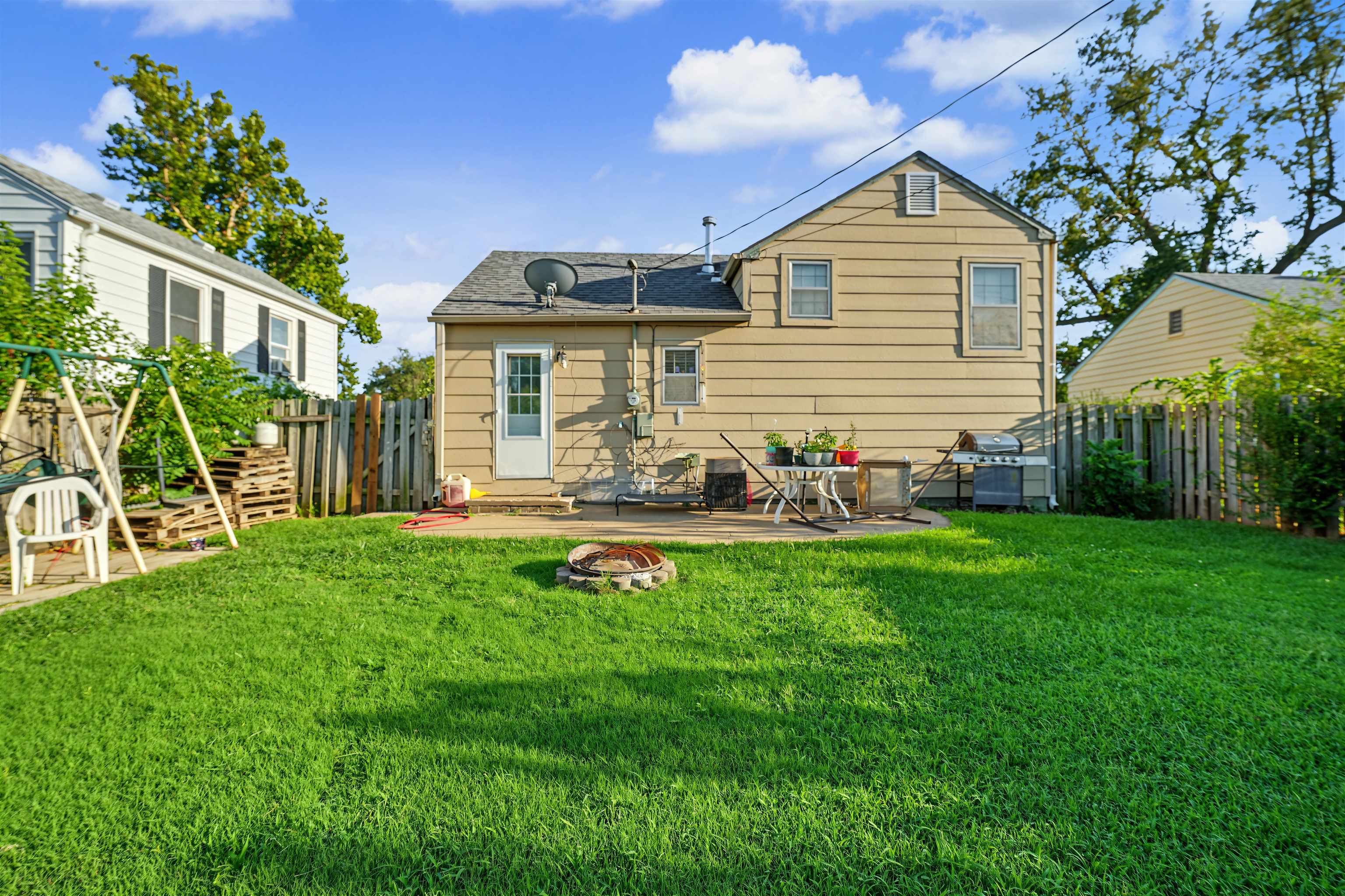 716 Washington St, Salina, KS 67401