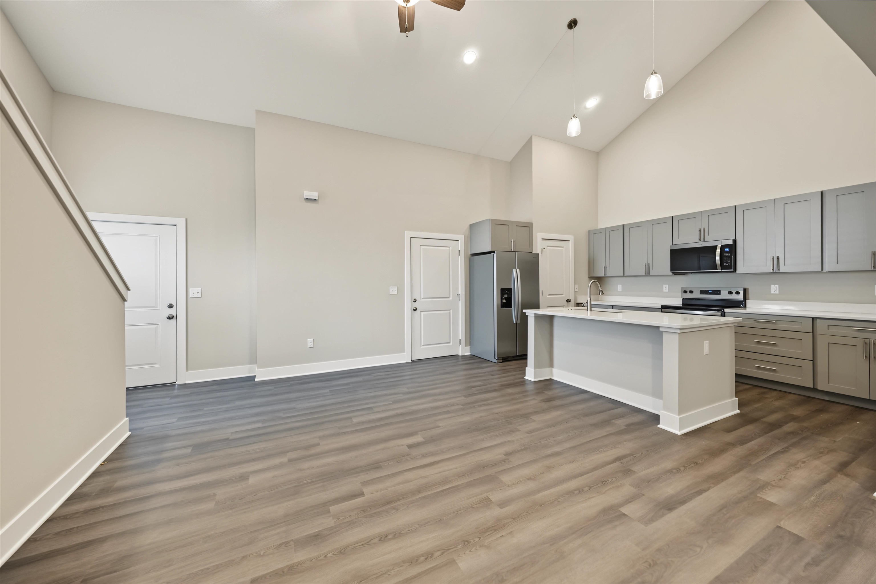 1302 Steve Hawley Ln, Salina, KS 67401