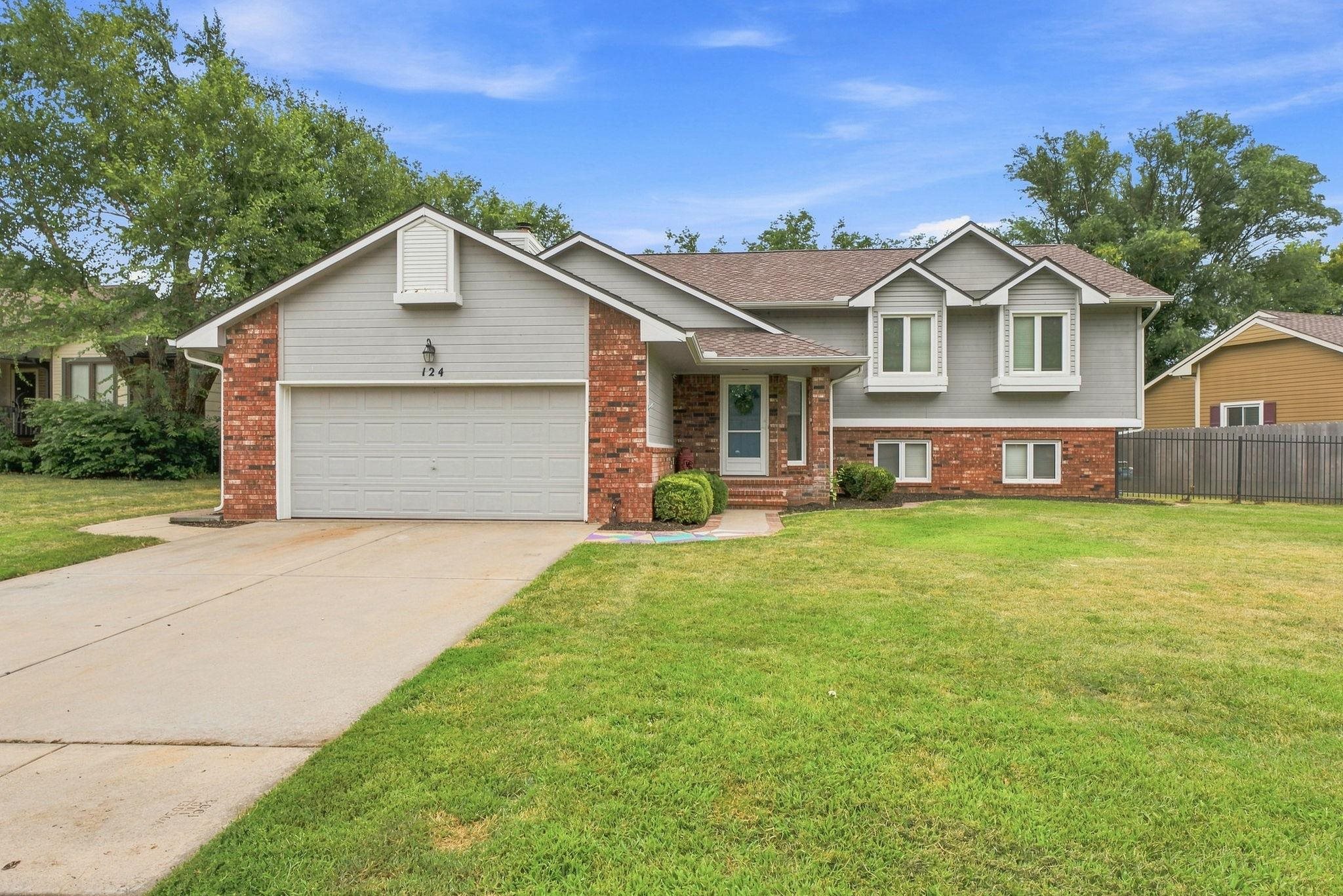 124 N Mars St, Wichita, KS 67212