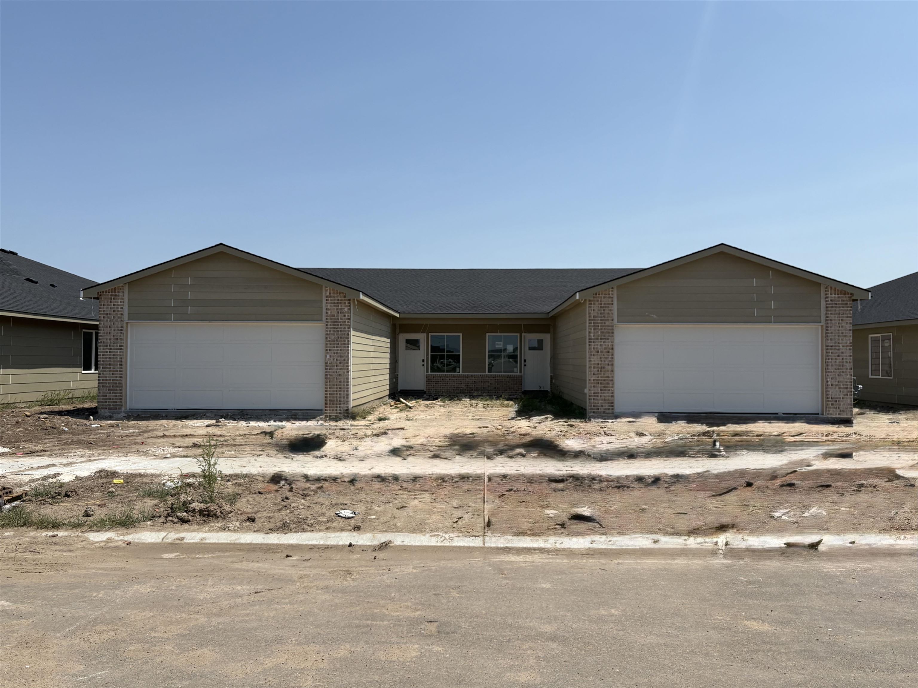 2912 S Denene St Units 100 & 200, Wichita, KS 67215