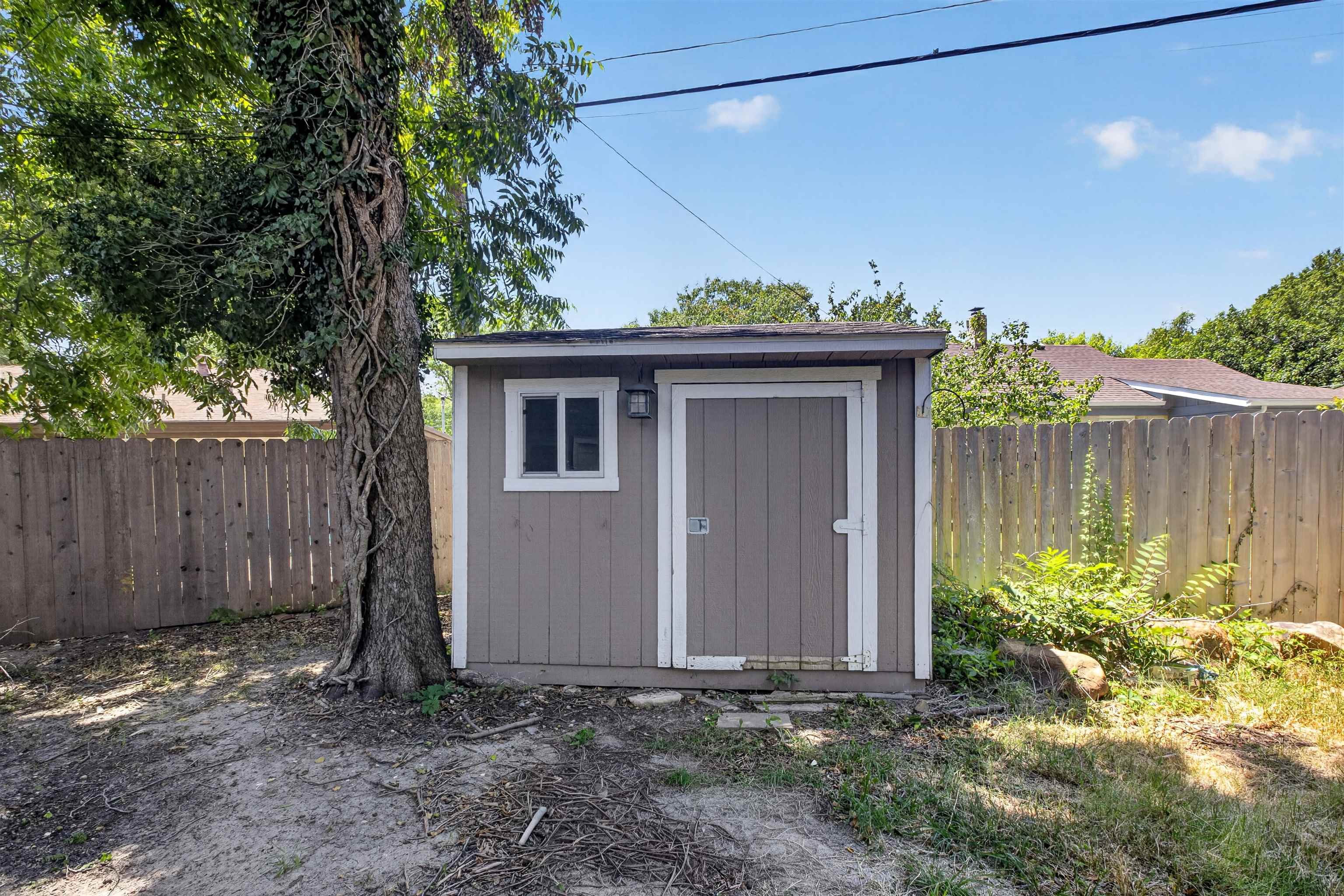 211 N Brookside Pkwy, Wichita, KS 67208
