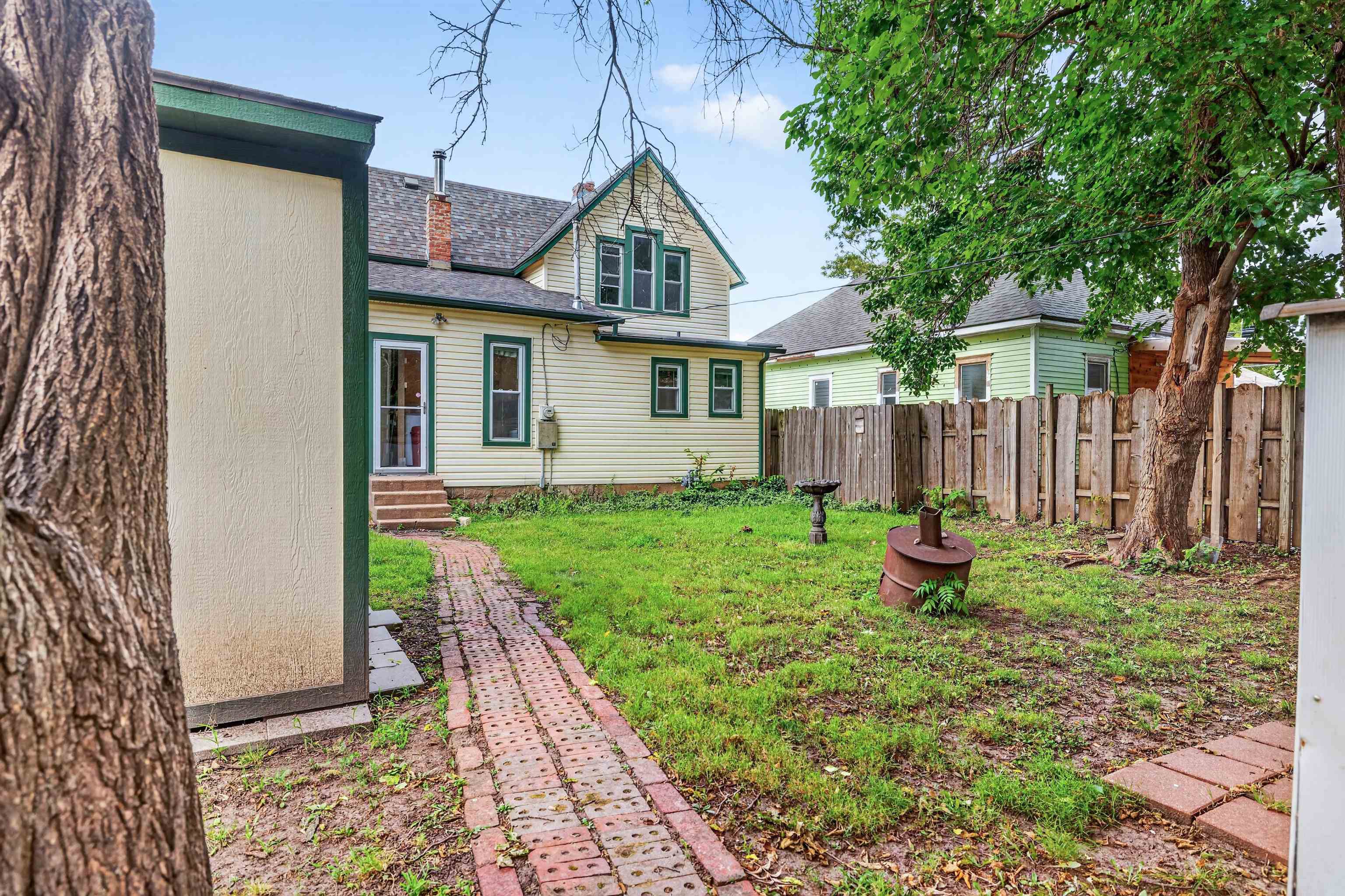 507 W 6th St, Newton, KS 67114