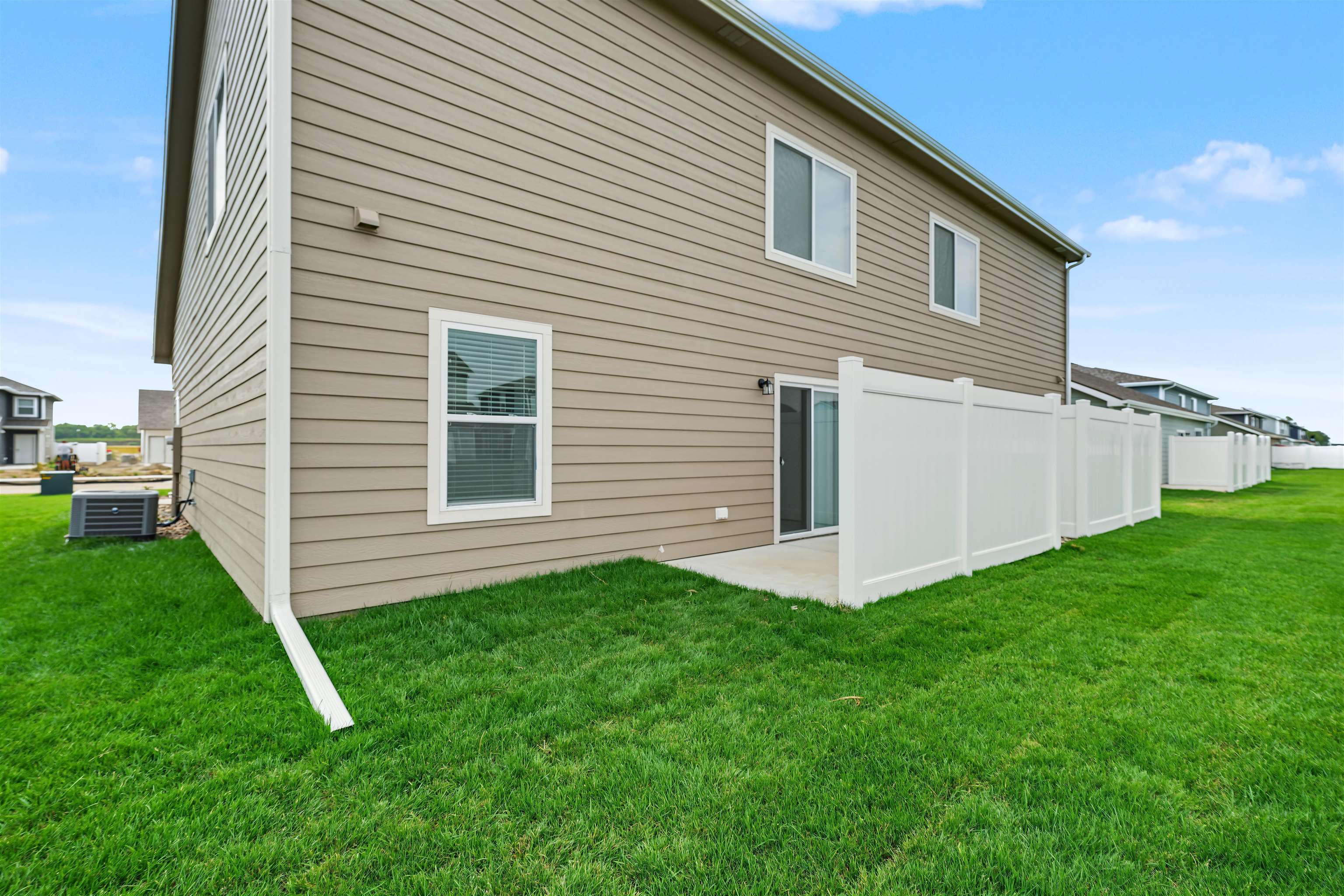 2710 Amelia Ln, Salina, KS 67401