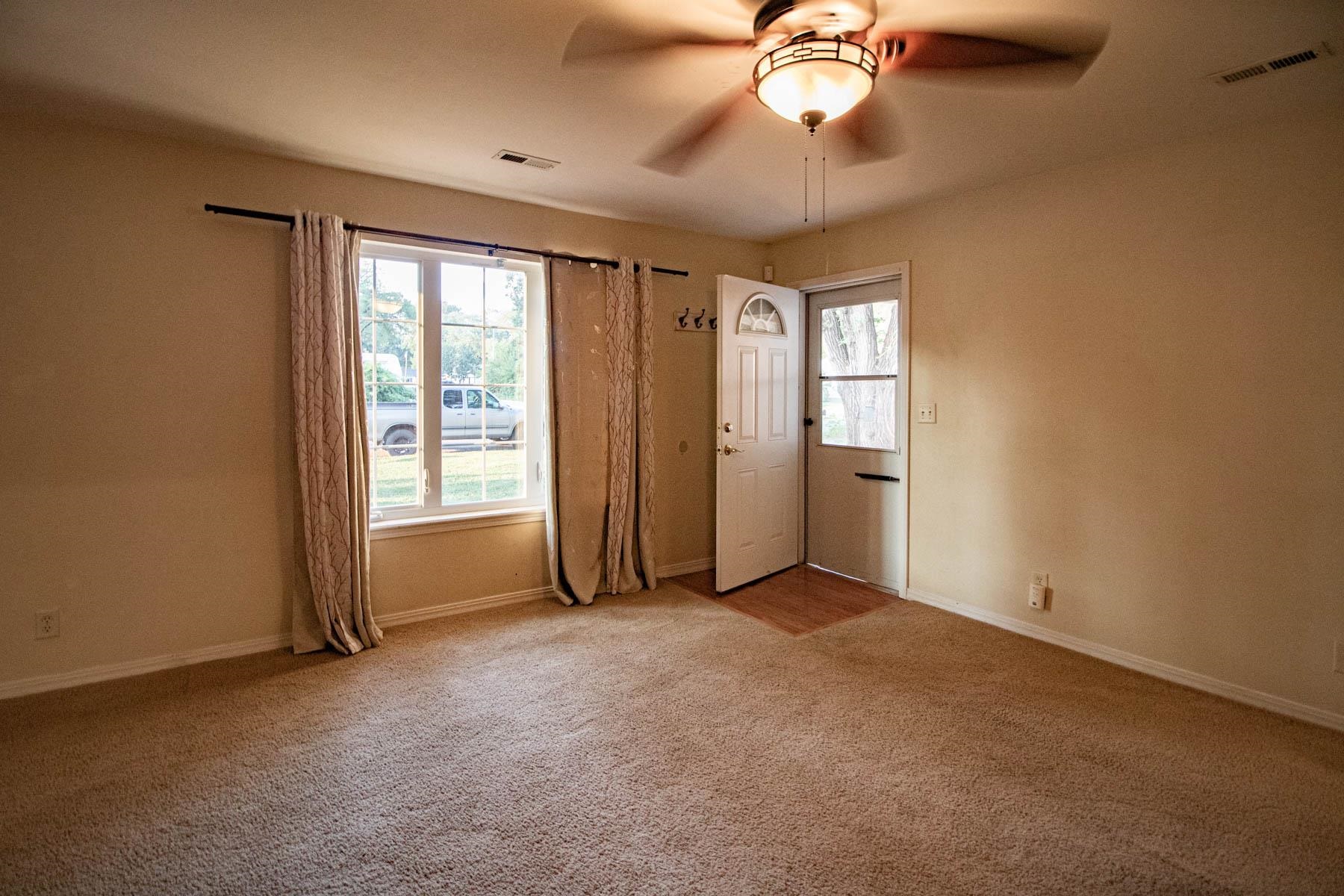 123 E Miller, Mulvane, KS 67110