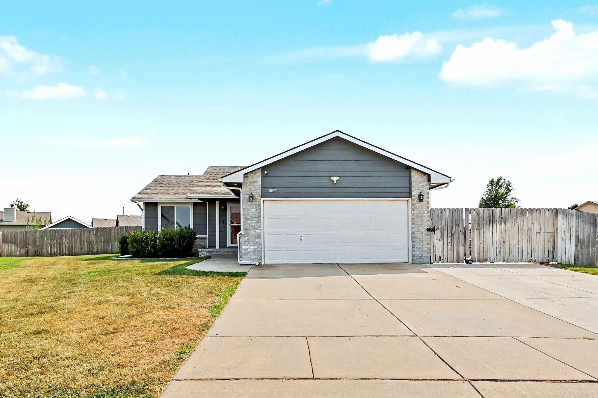 1899 W Saddle Brooke, Haysville, KS 67060