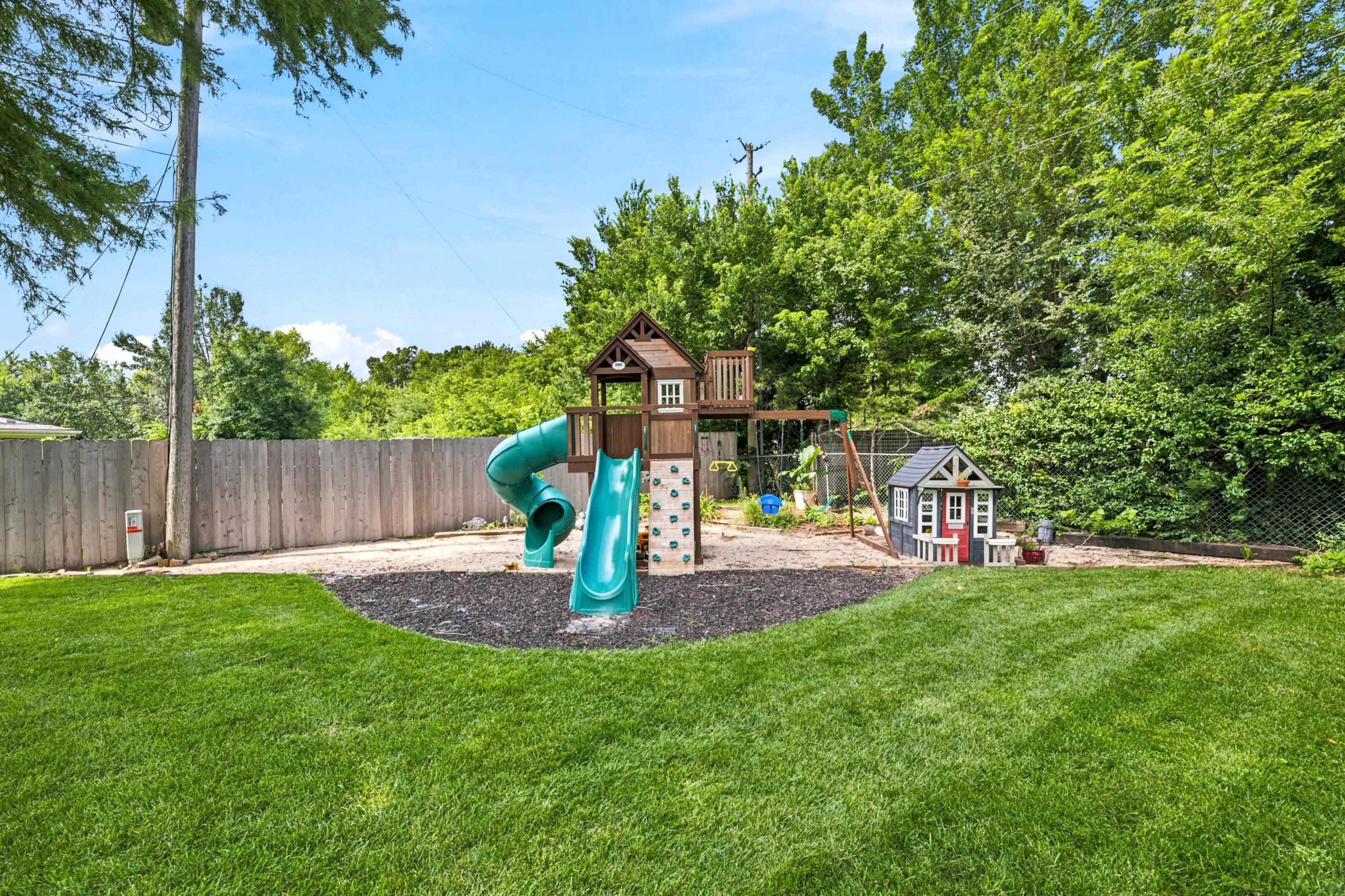 974 W Alexander Ave, Haysville, KS 67060