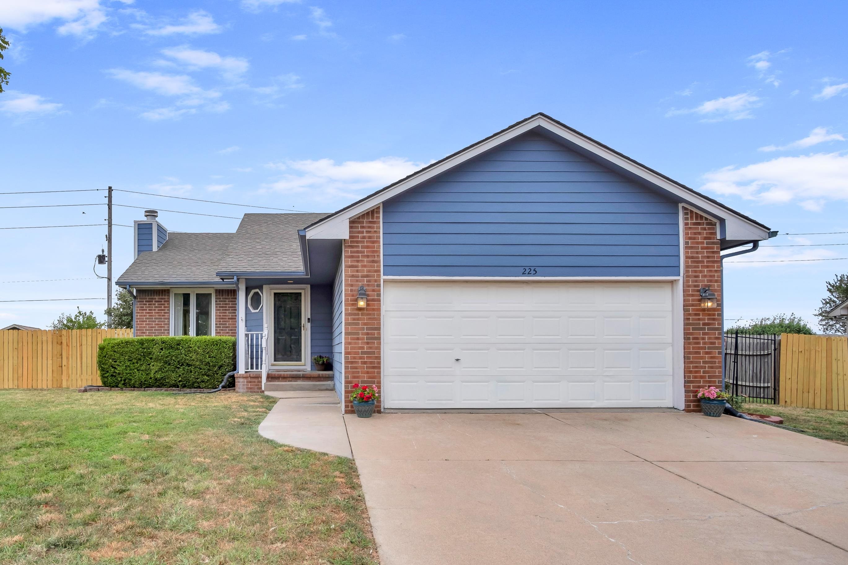 225 Windward, Newton, KS 67114