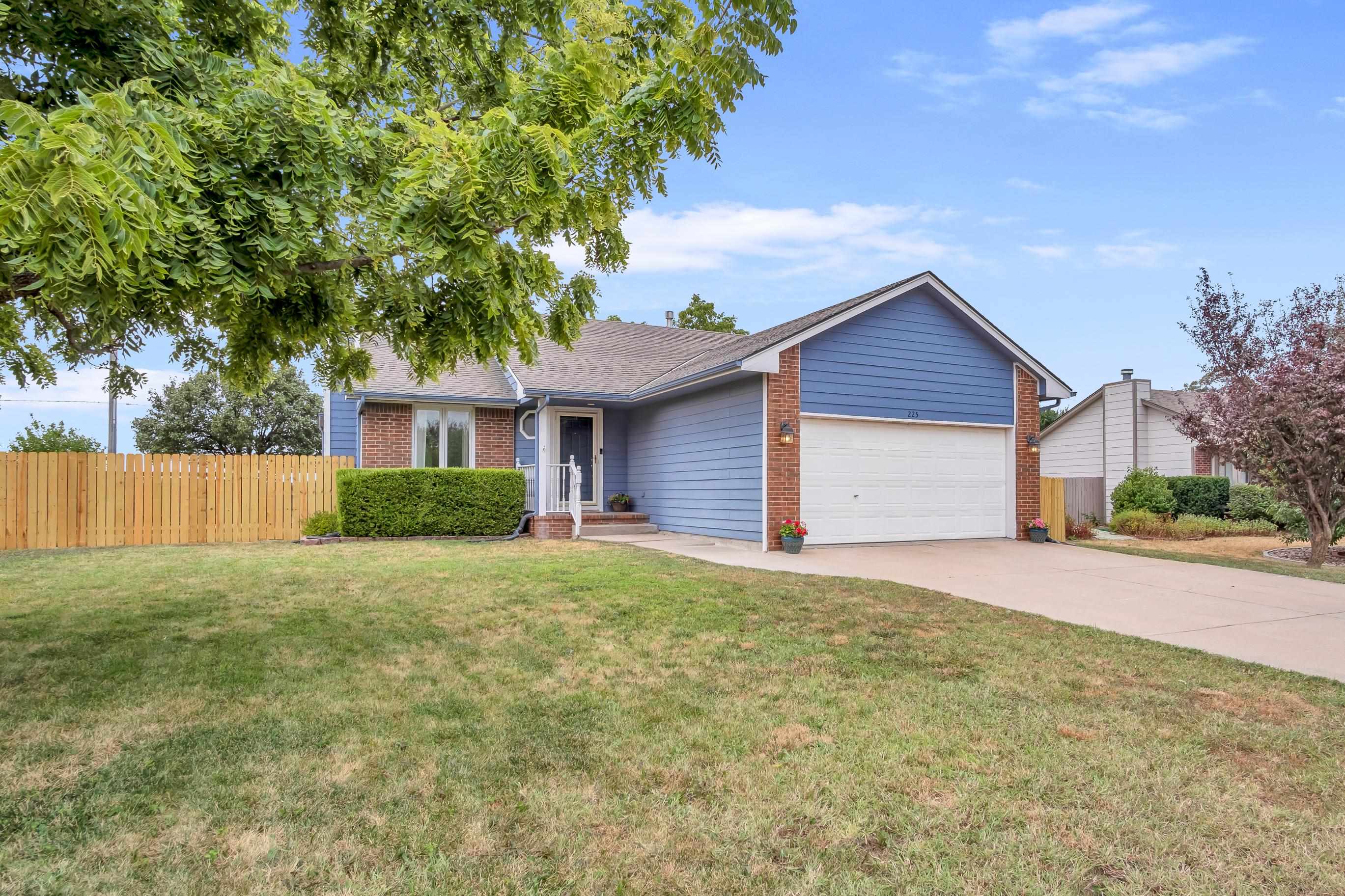 225 Windward, Newton, KS 67114